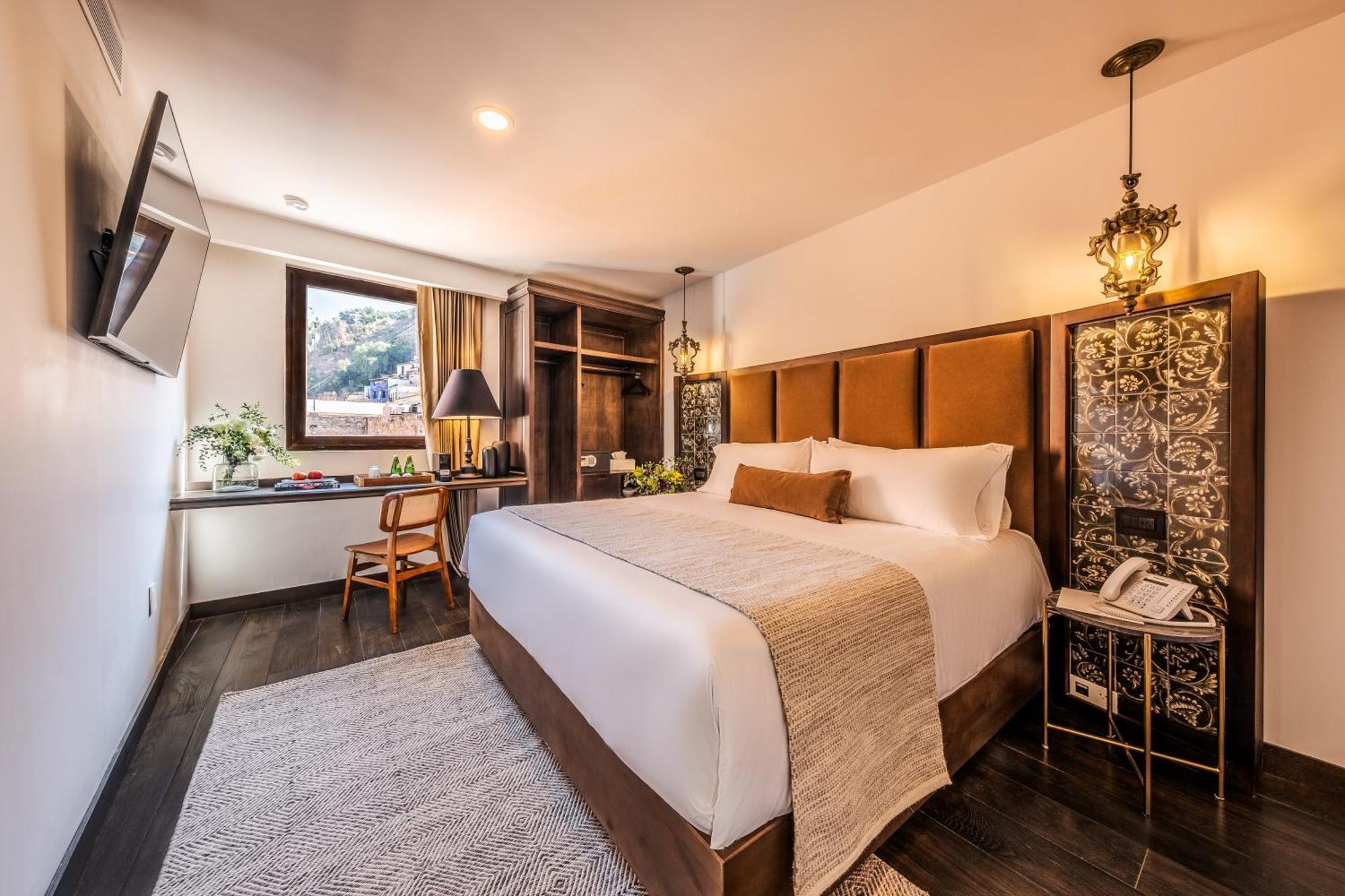 Superior King Room