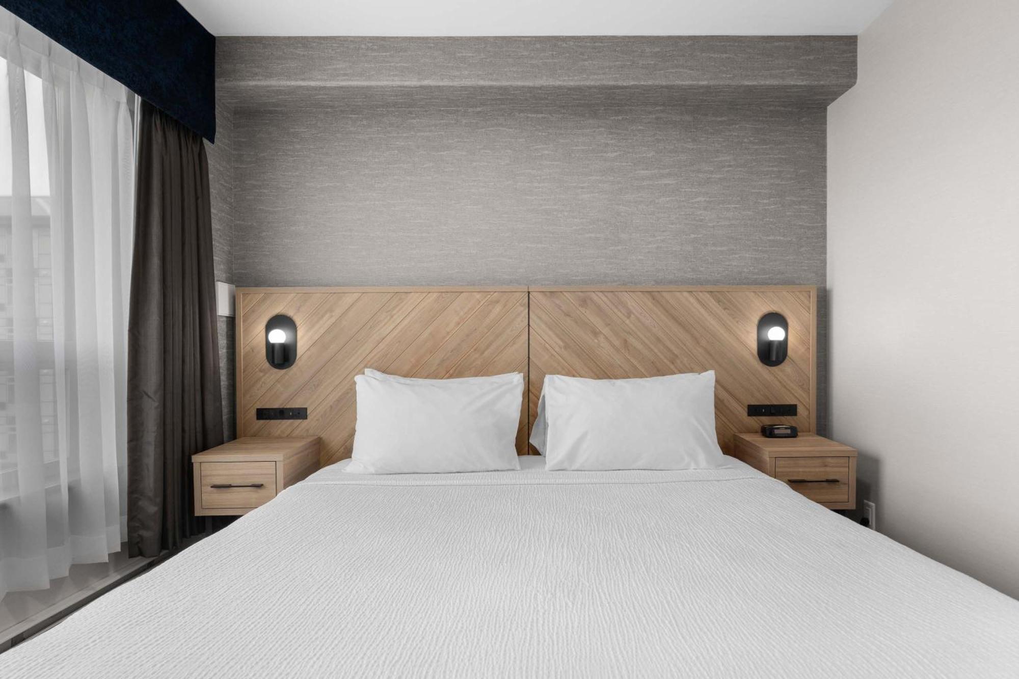 Standard Suite, 1 King Bed, Sofa Bed, Kitchenette