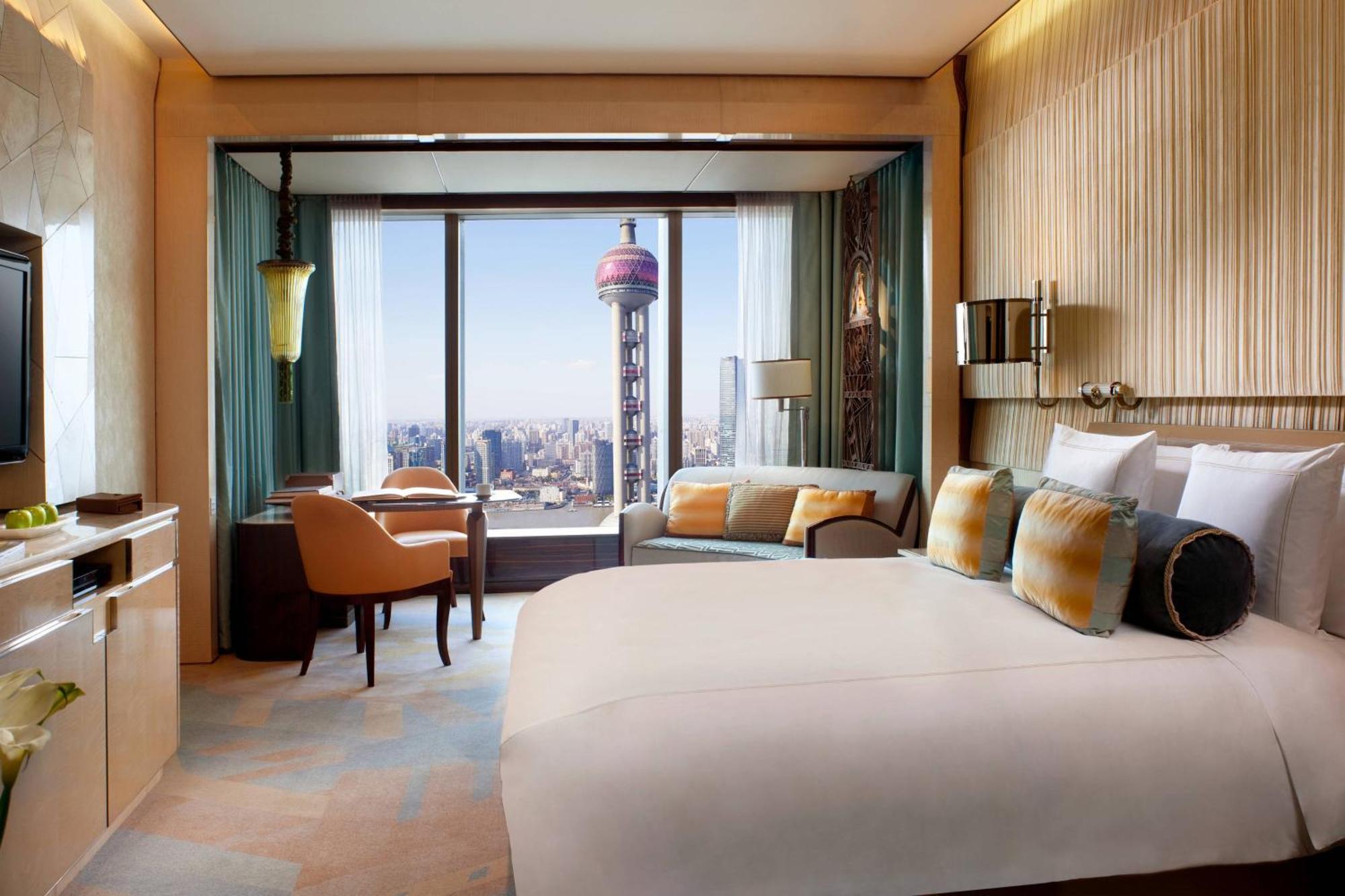 Club Pearl Tower King Room
