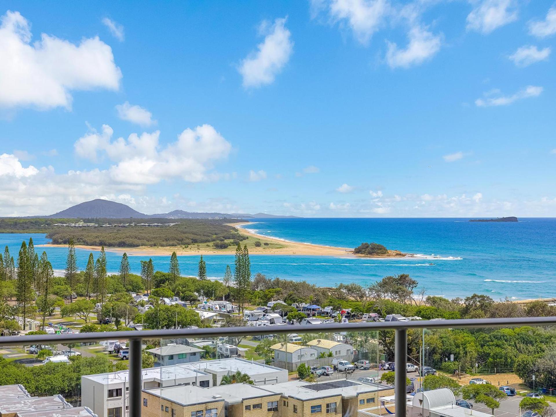 Superior Ocean View Three-Bedroom Apartment