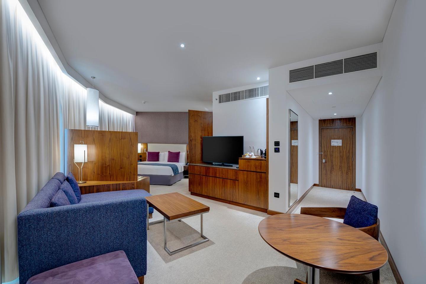 Junior King Suite Garden View Lounge Access