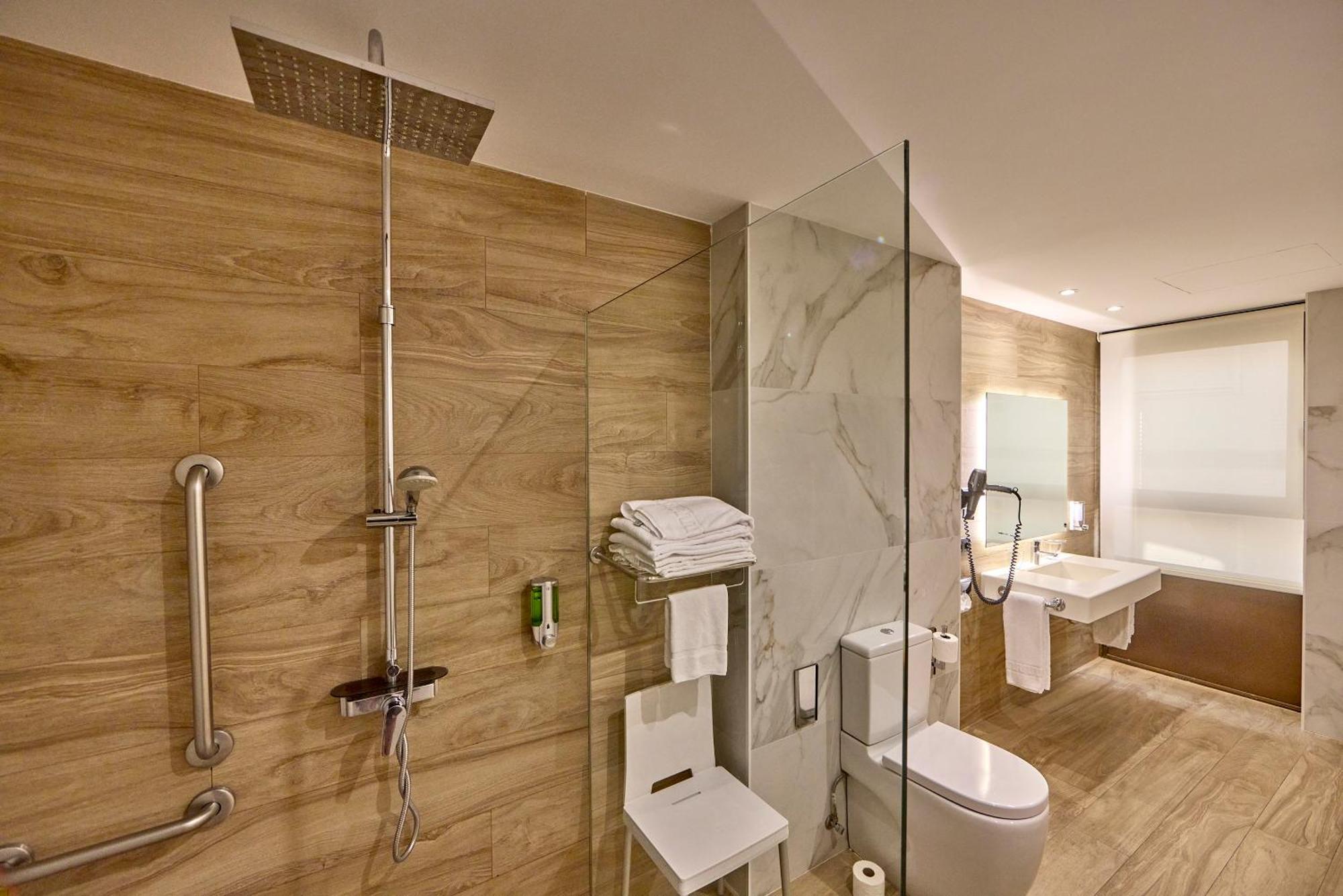 Chambre Familiale (2 Adultes et 2 Enfants)
