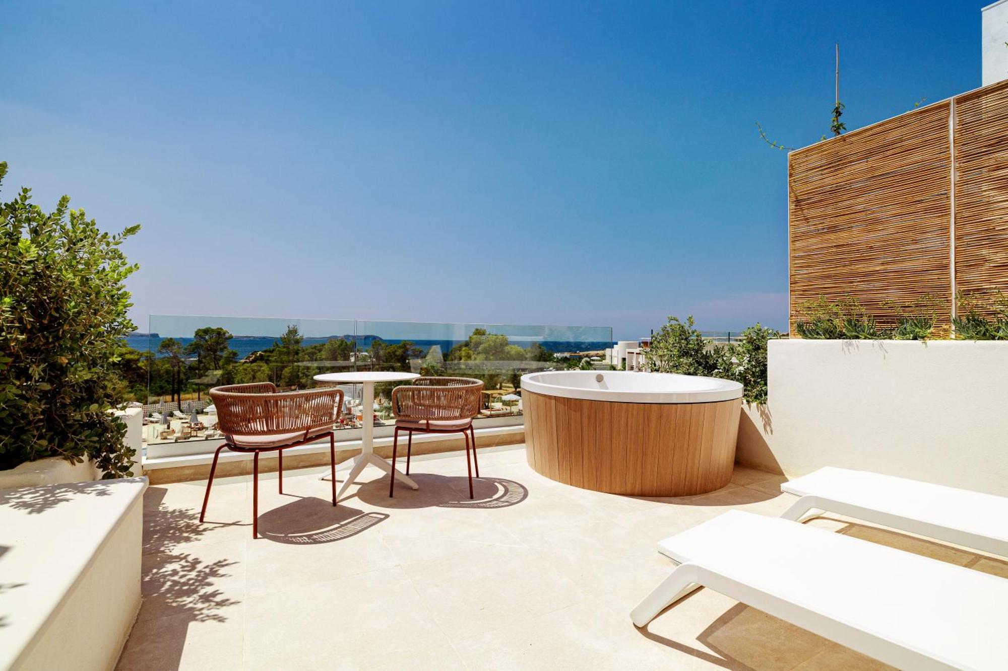 Signature Level Junior Suite Jacuzzi Terrace