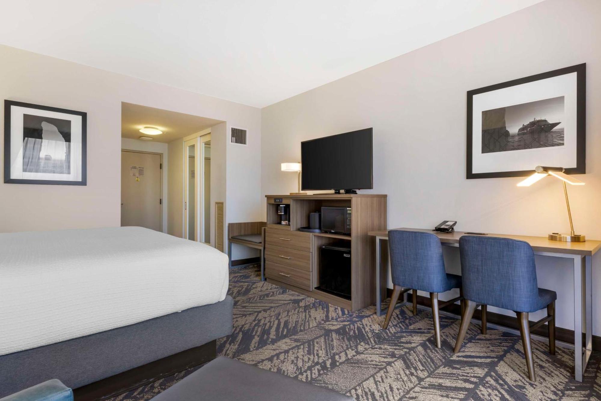 King Room Balcony Partial Bay View