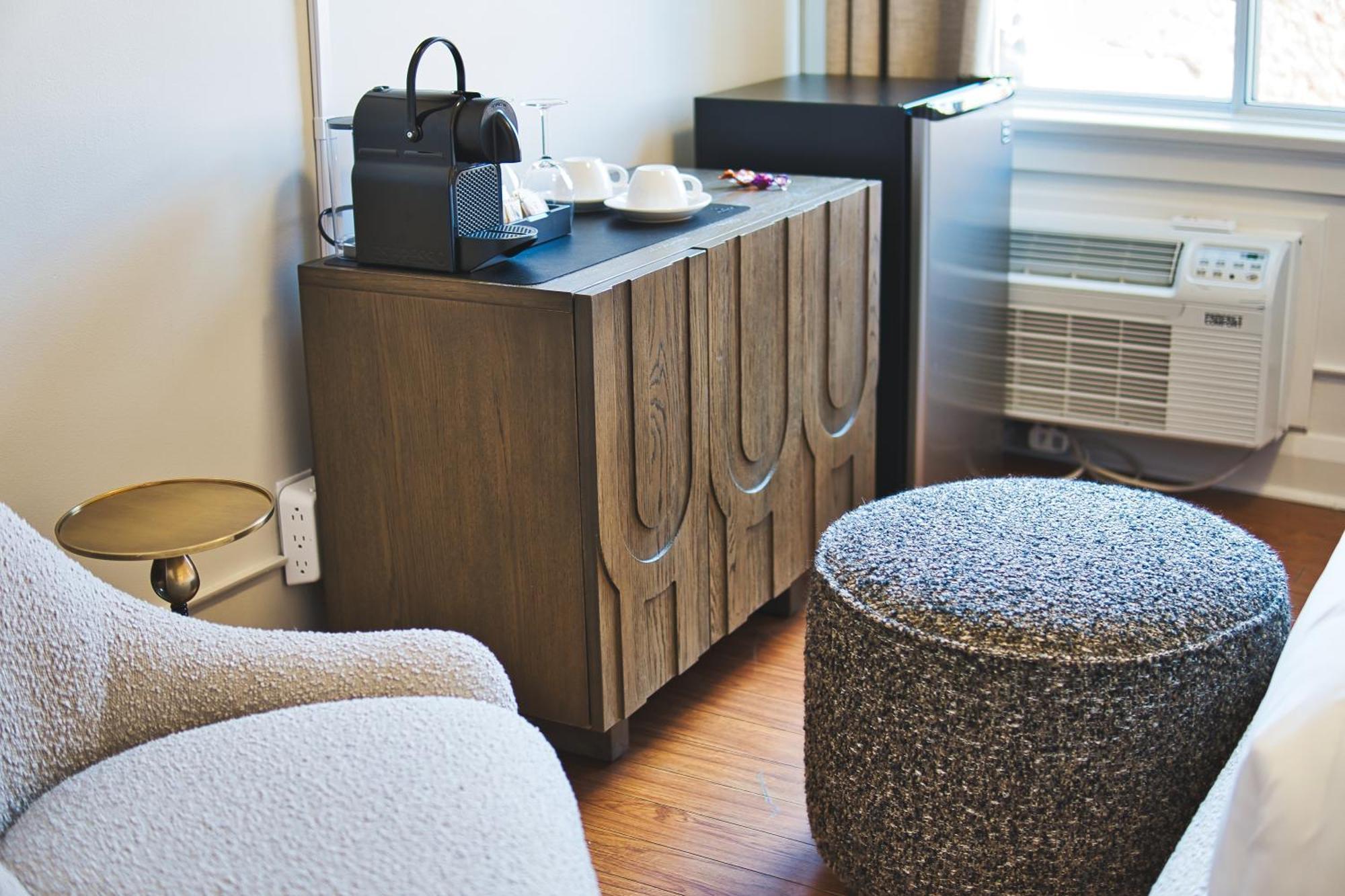 Standard Queen Room