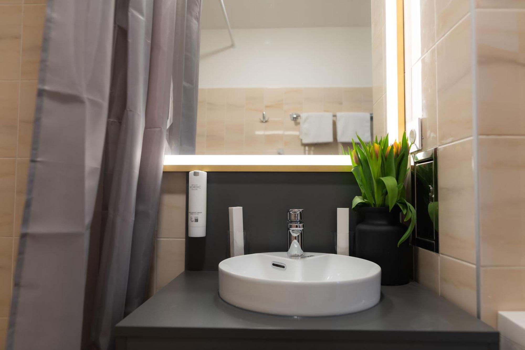 Deluxe Queen Studio,1628694014:JPEG