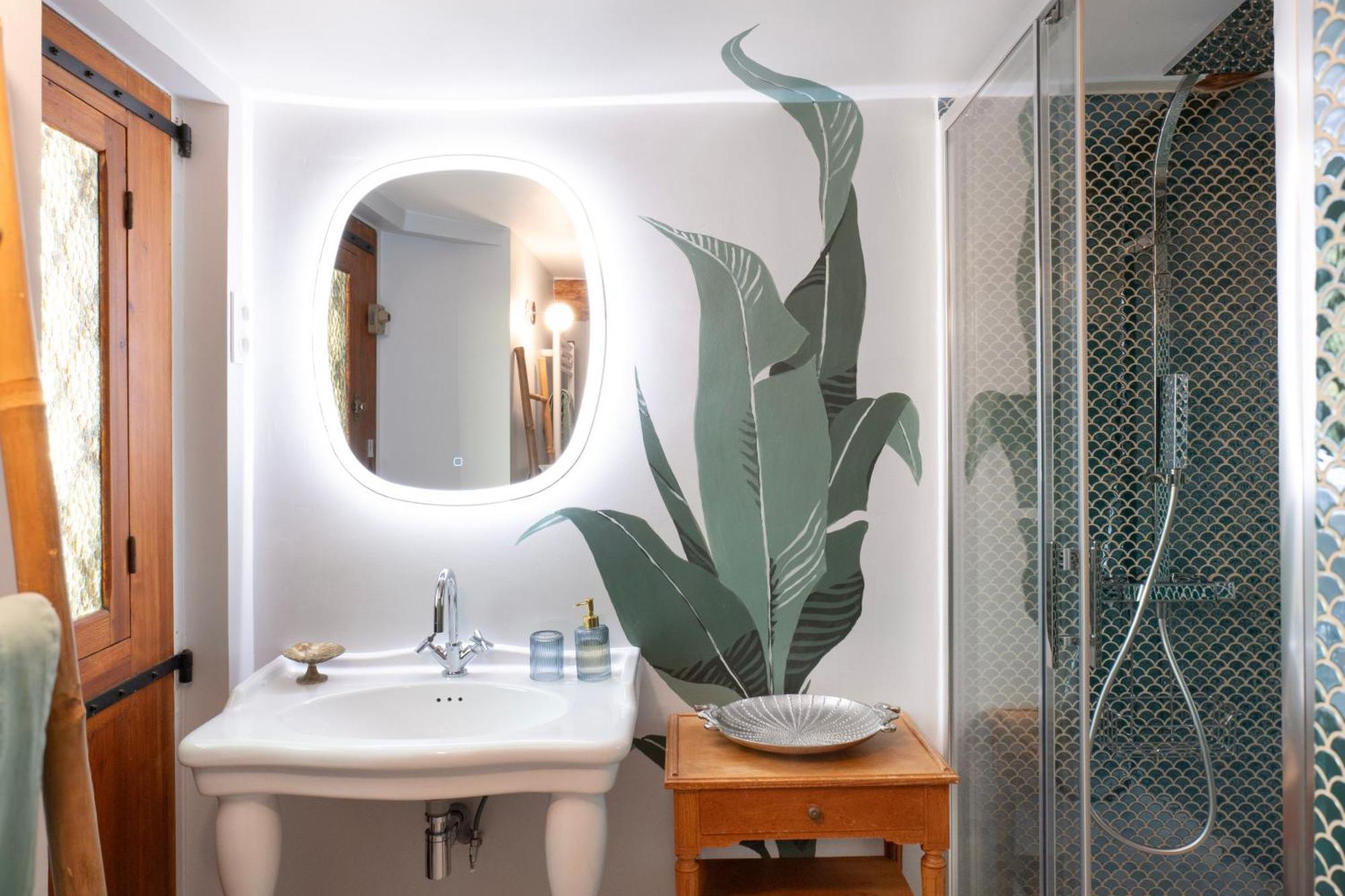 Deluxe Double Room with Shower