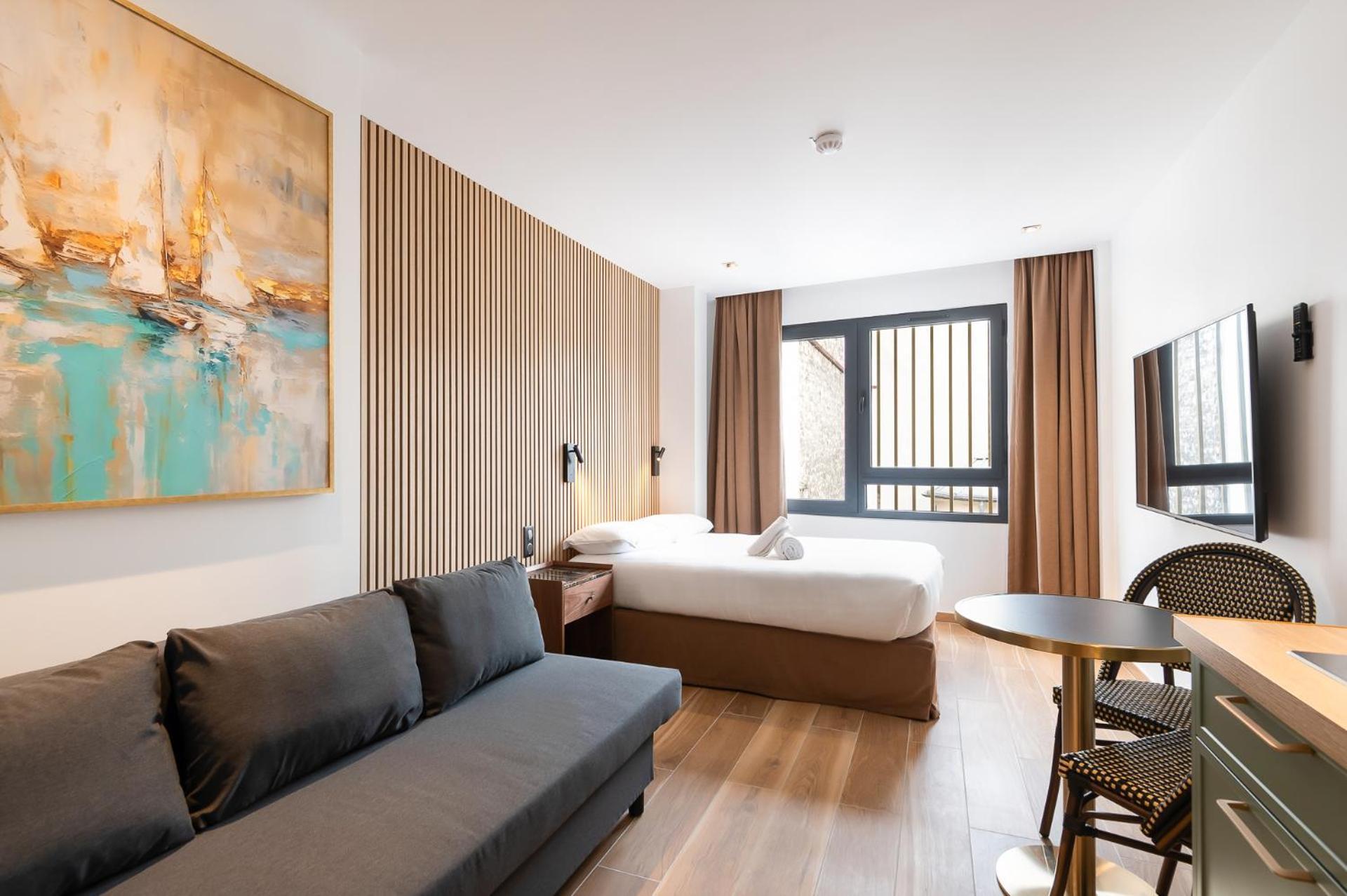 Suite,1629372582:JPEG