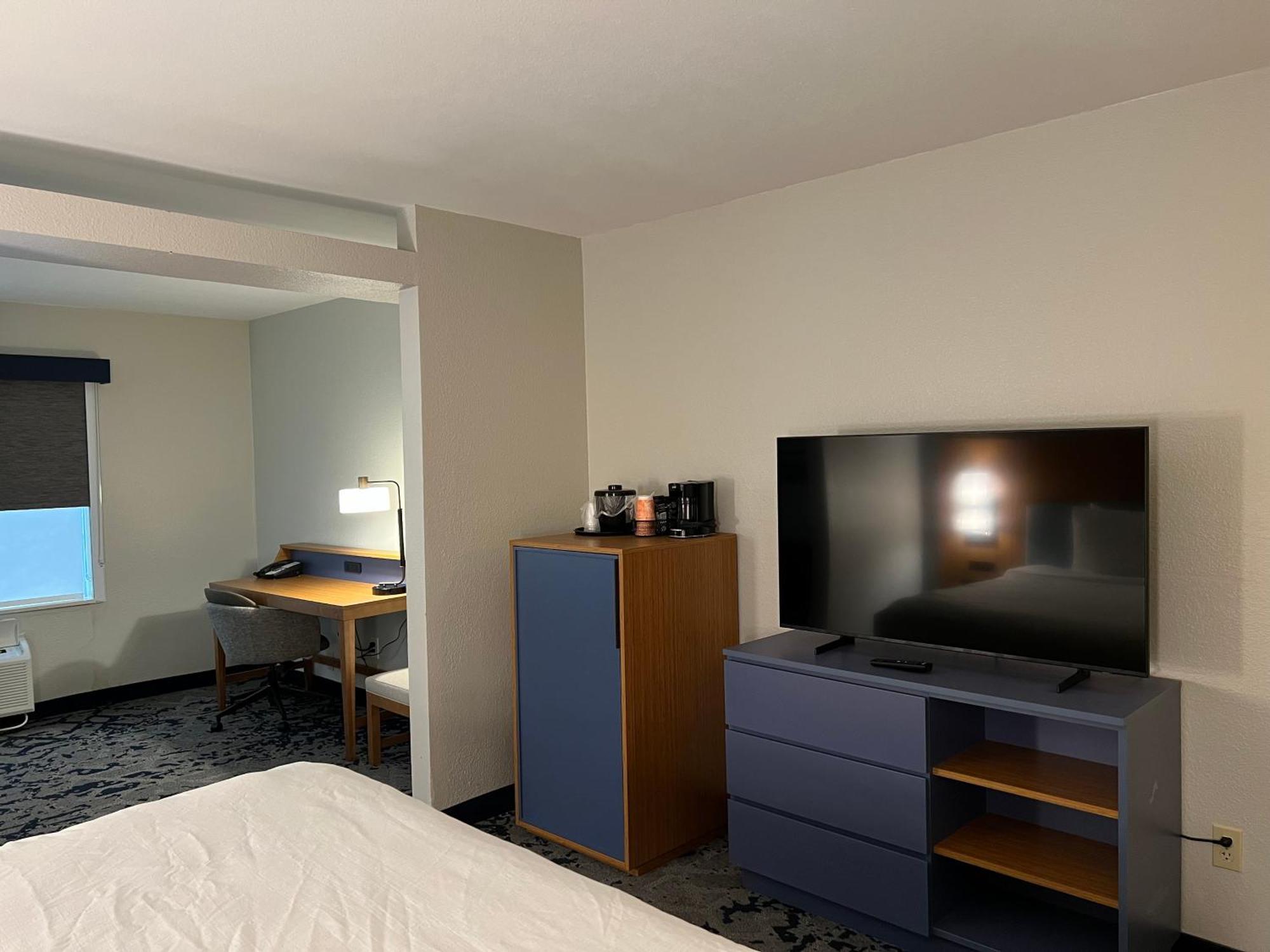 King Suite with Sofa bed - Non Smoking/Interior Hall
