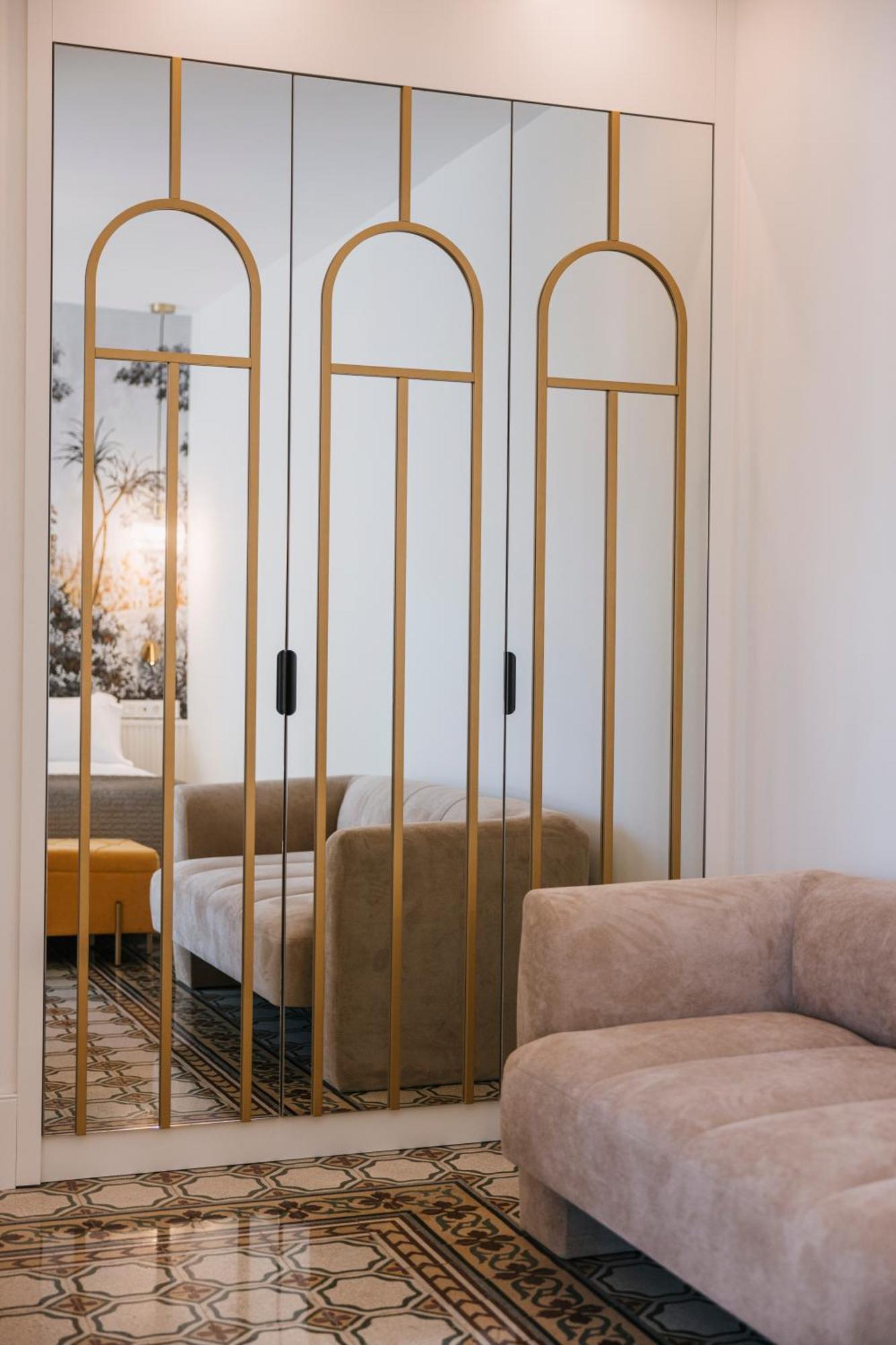 Interior Deluxe Room