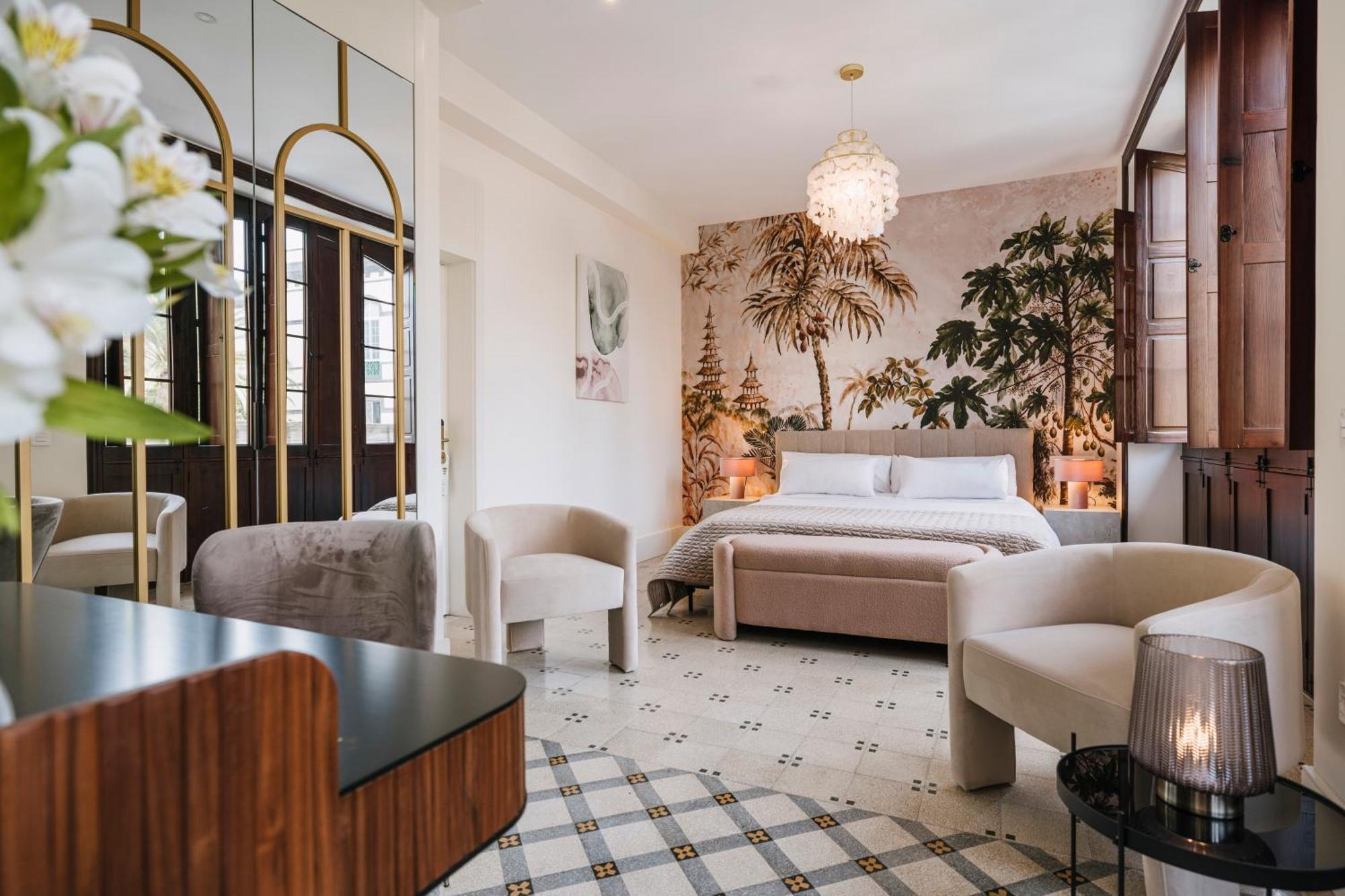 Spacious Double Room Street View