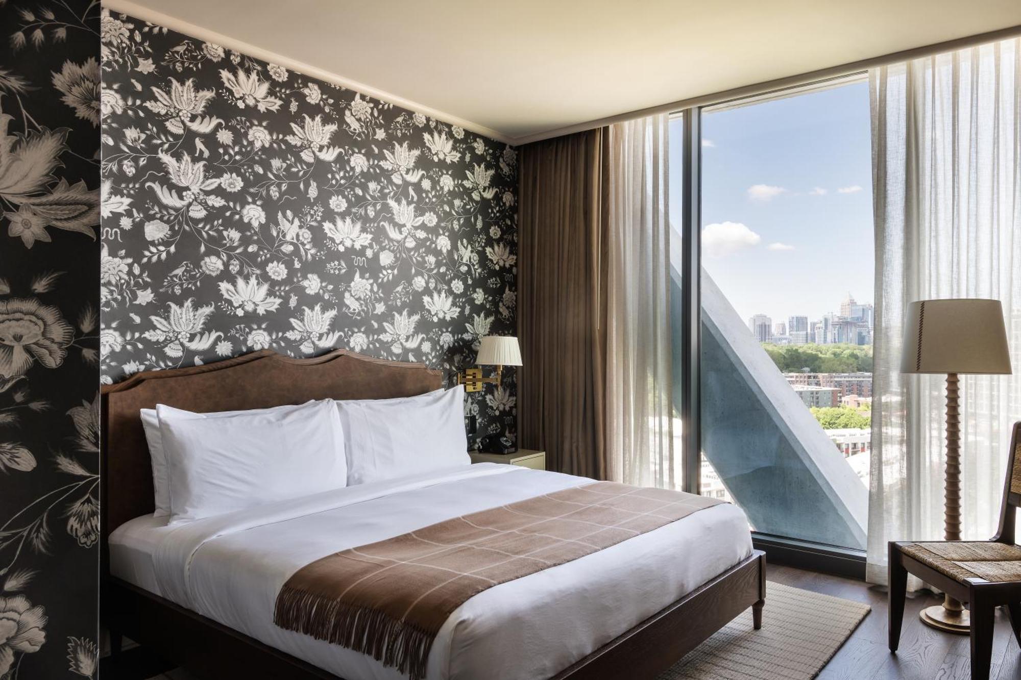 King Room Plaza View Accessible