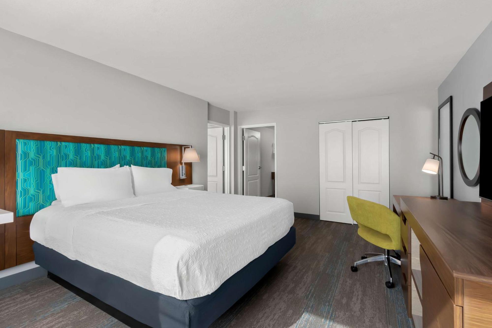 One-Bedroom King Suite - Non-Smoking