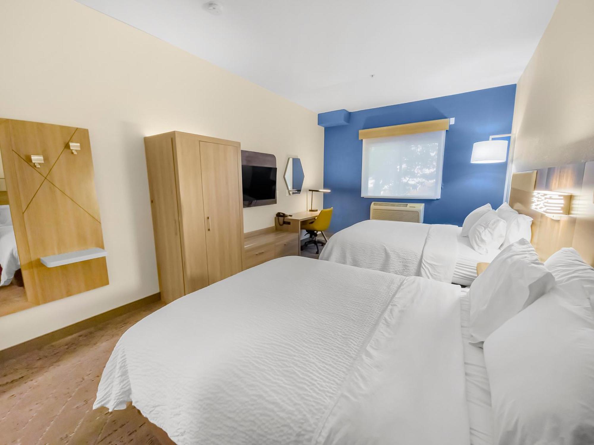 Standard Room with Two Queen Beds