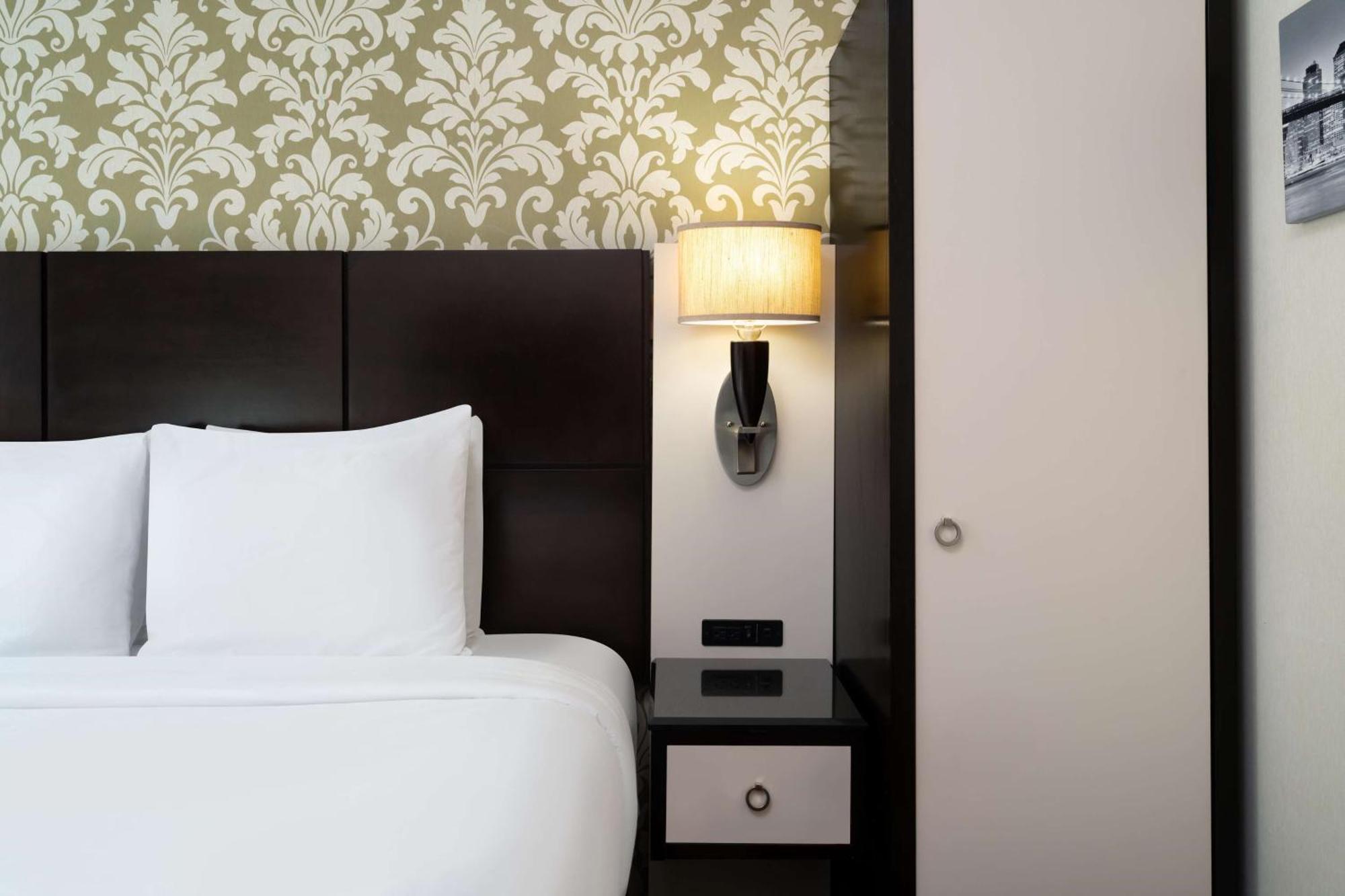 Habitación con ducha accesible en silla de ruedas - Cama grande - Adaptada para personas con movilidad reducida - No fumadores