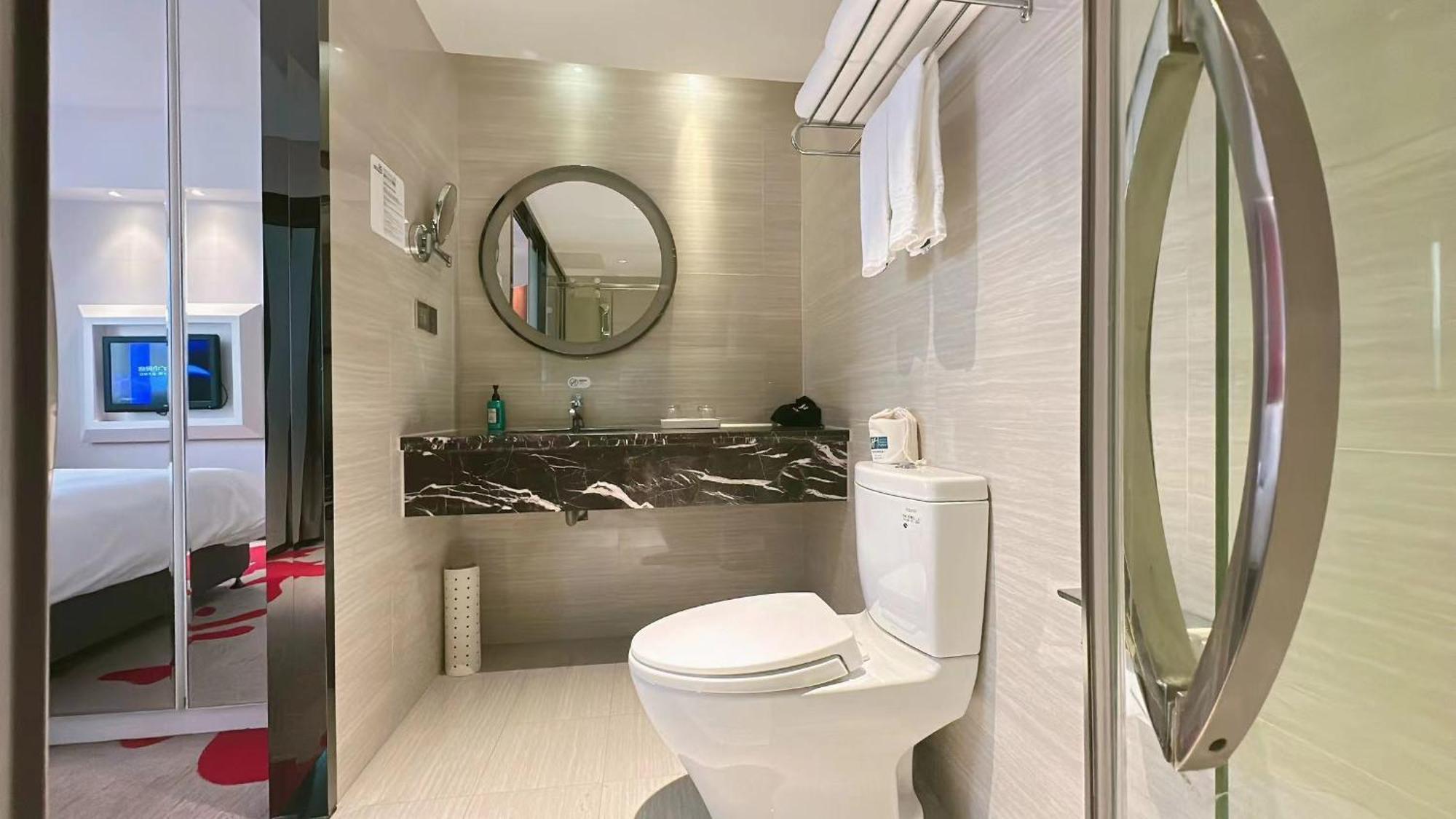 Queen Suite