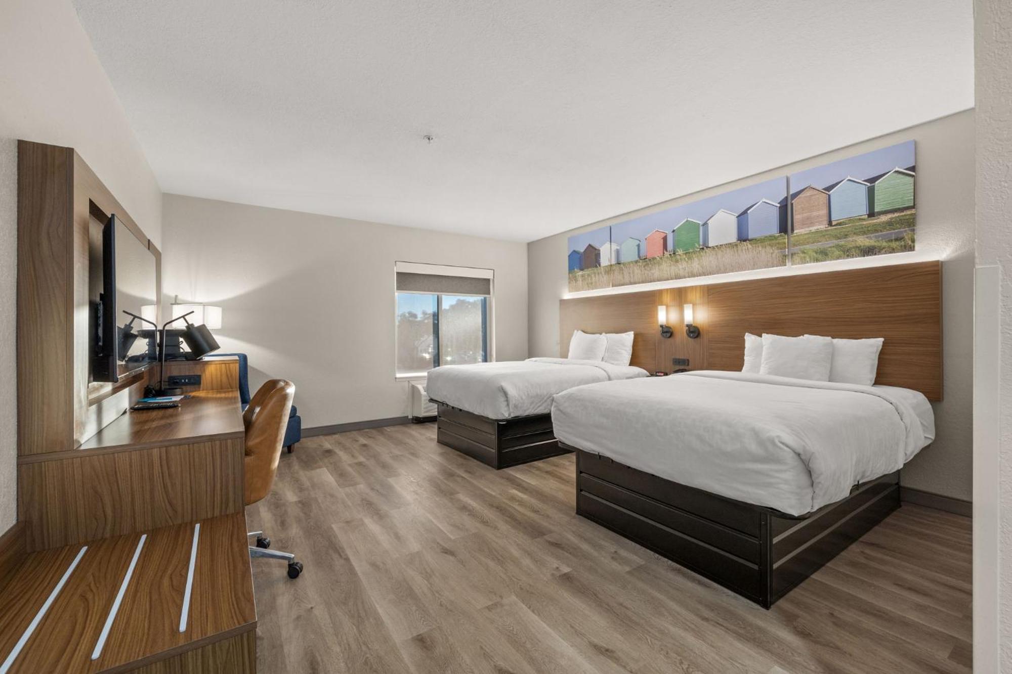 Queen Room with Two Queen Beds - Accessible/Non-Smoking