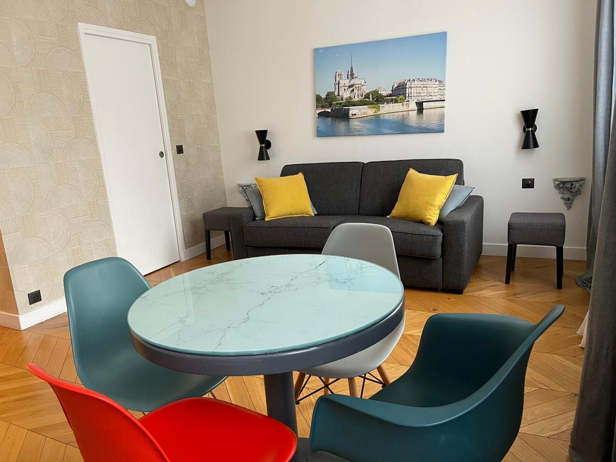 Studio Apartment