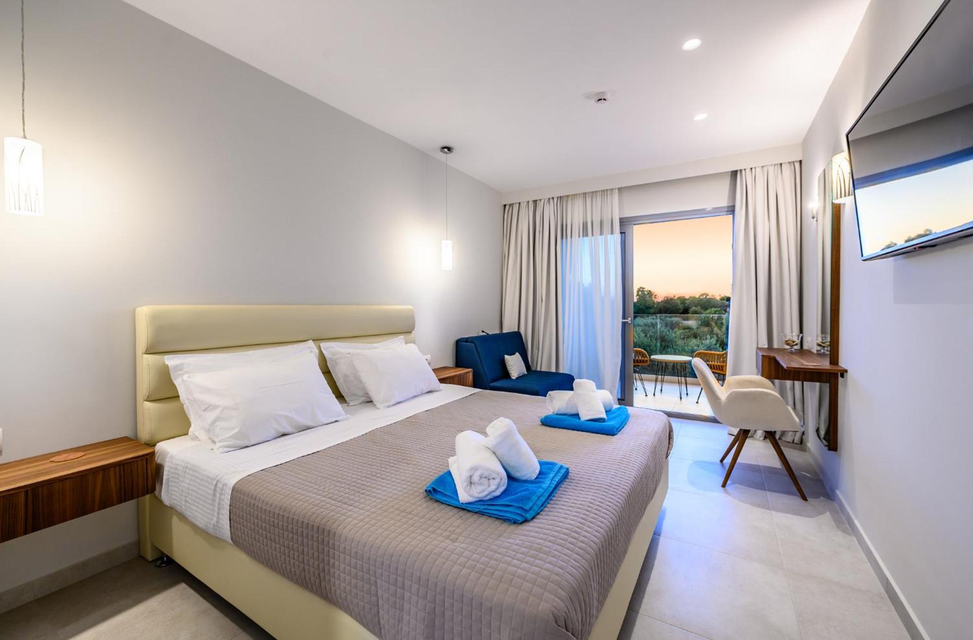 Comfort Dreibettzimmer mit Gemeinschaftspool