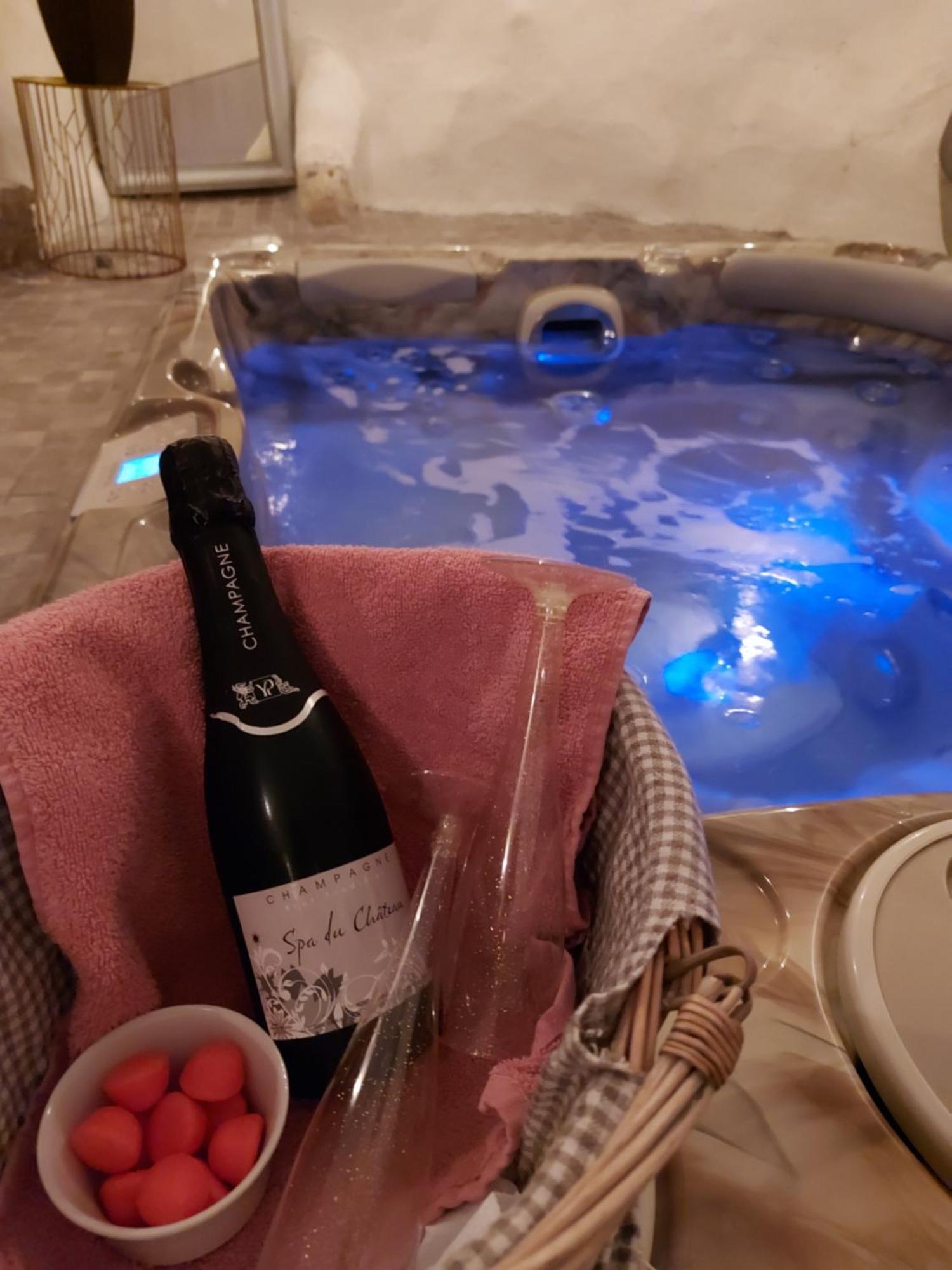 Chambre Lit Queen-Size avec Baignoire Spa