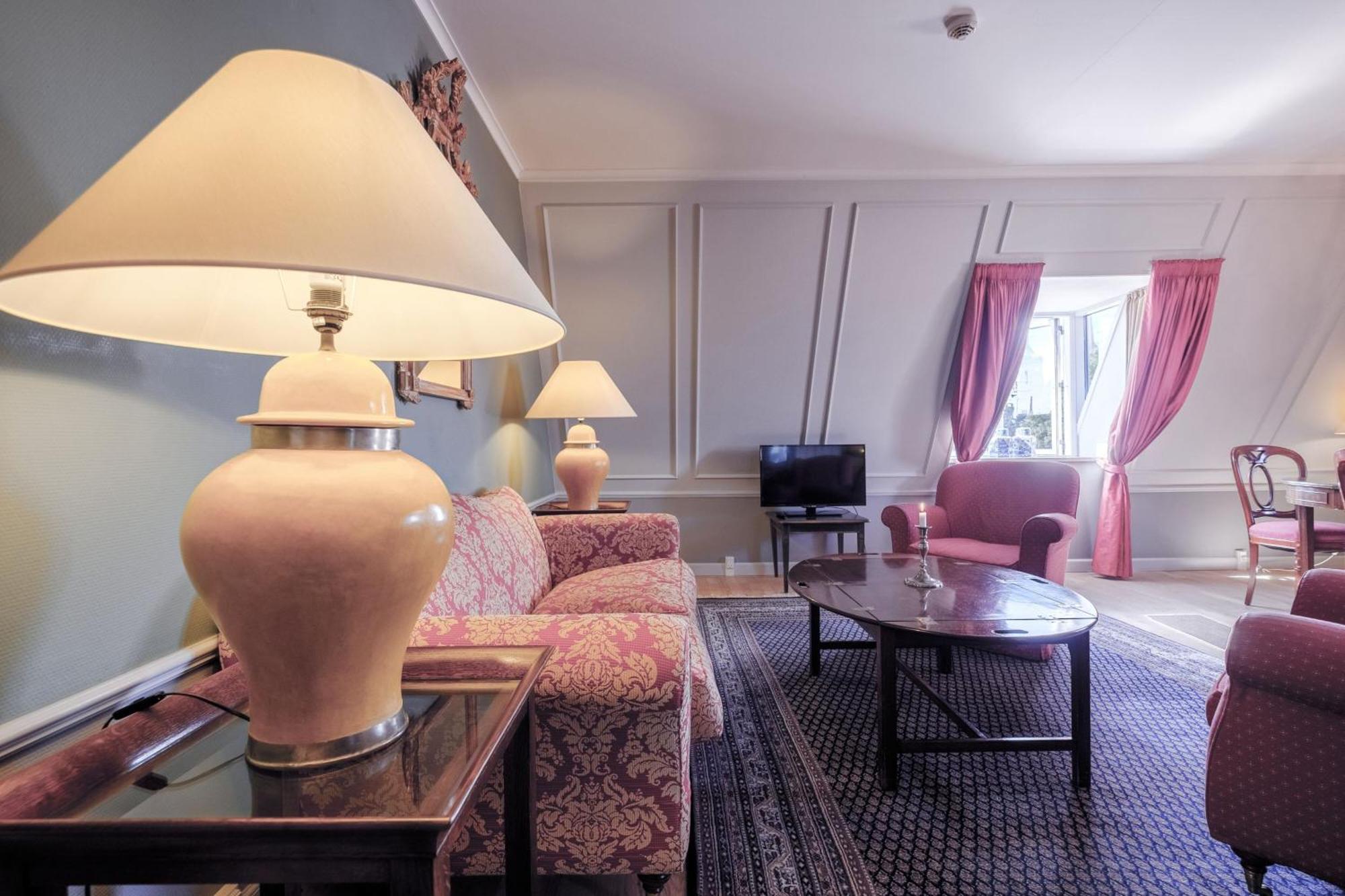 One-Bedroom HC Andersen Suite with Cathedral View