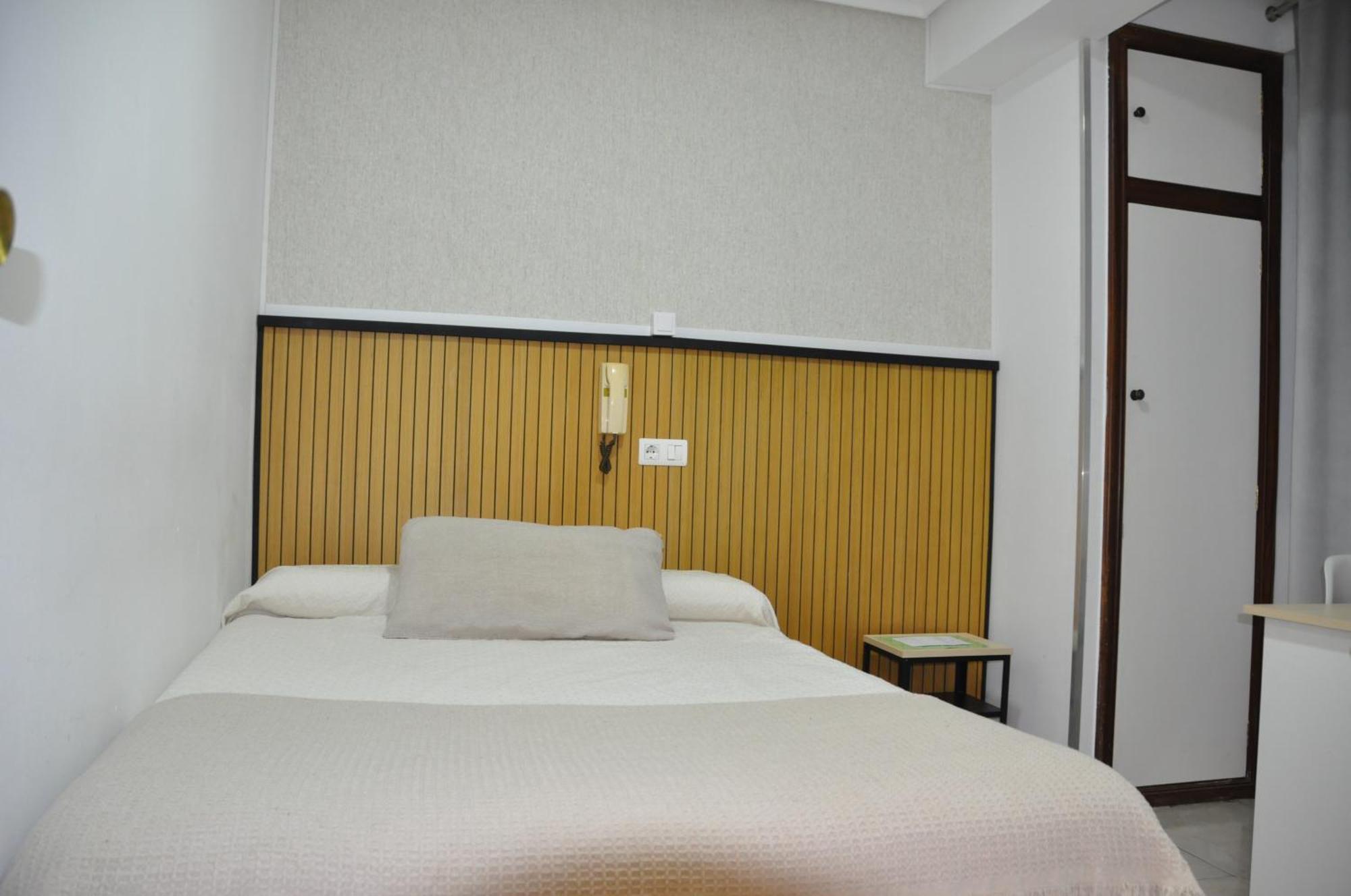 Single Room with Private Bathroom