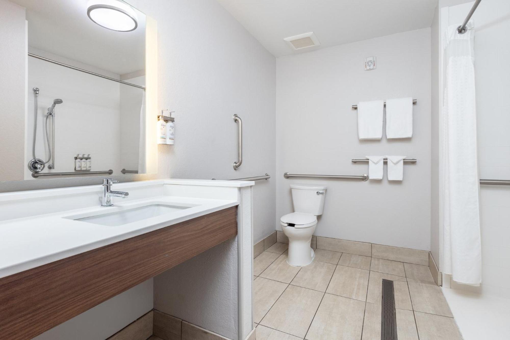 Standard King Room with Mobility Accessible Roll-In Shower