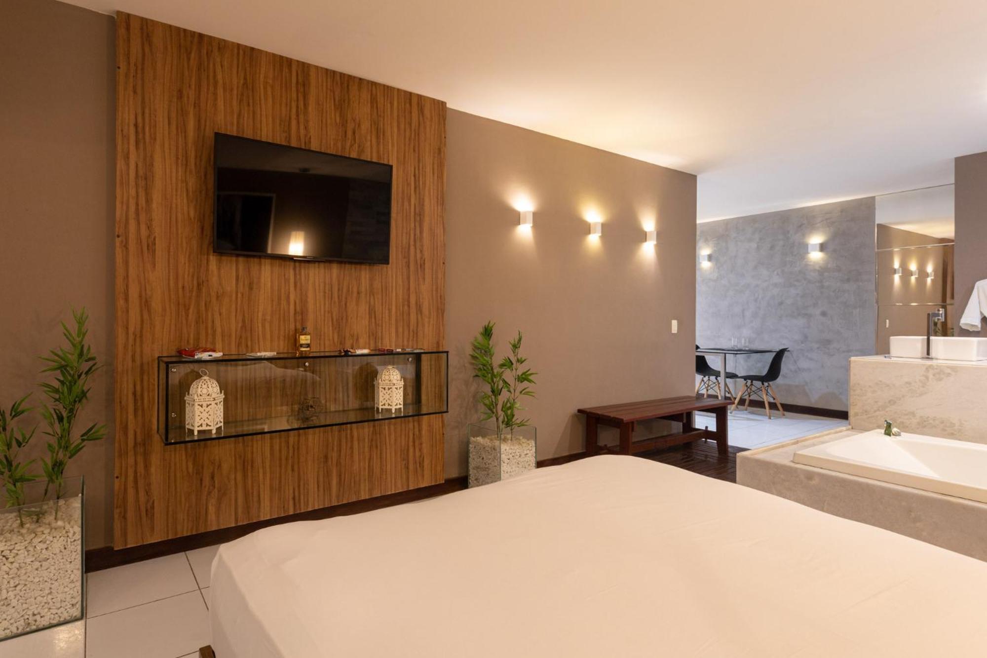 Quarto Duplo com Banheira de Hidromassagem