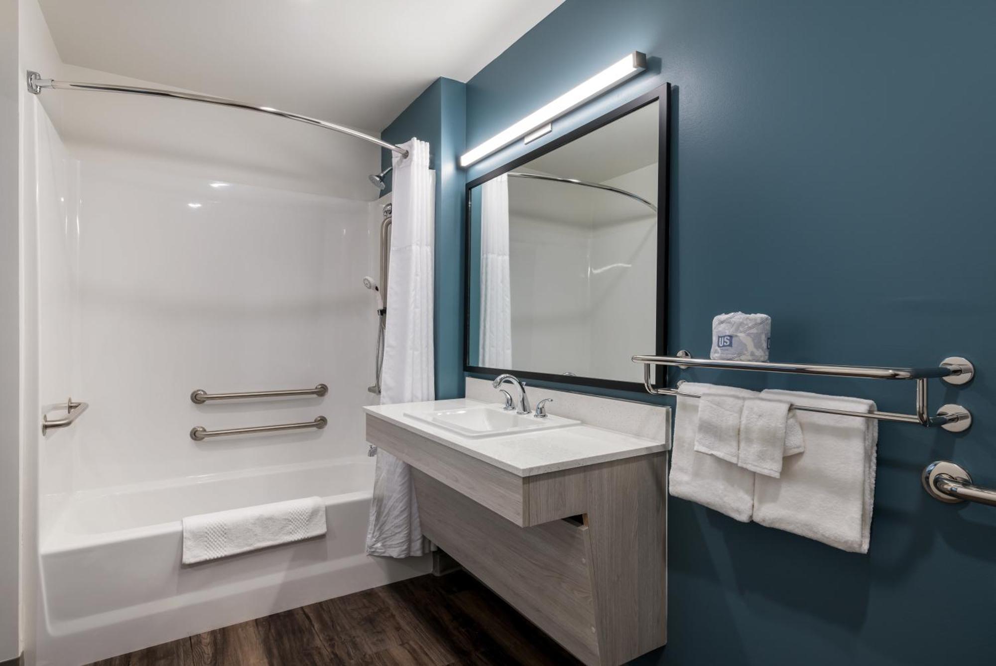 QUEEN SUITE TWO QUEEN BEDS ACCESSIBLE