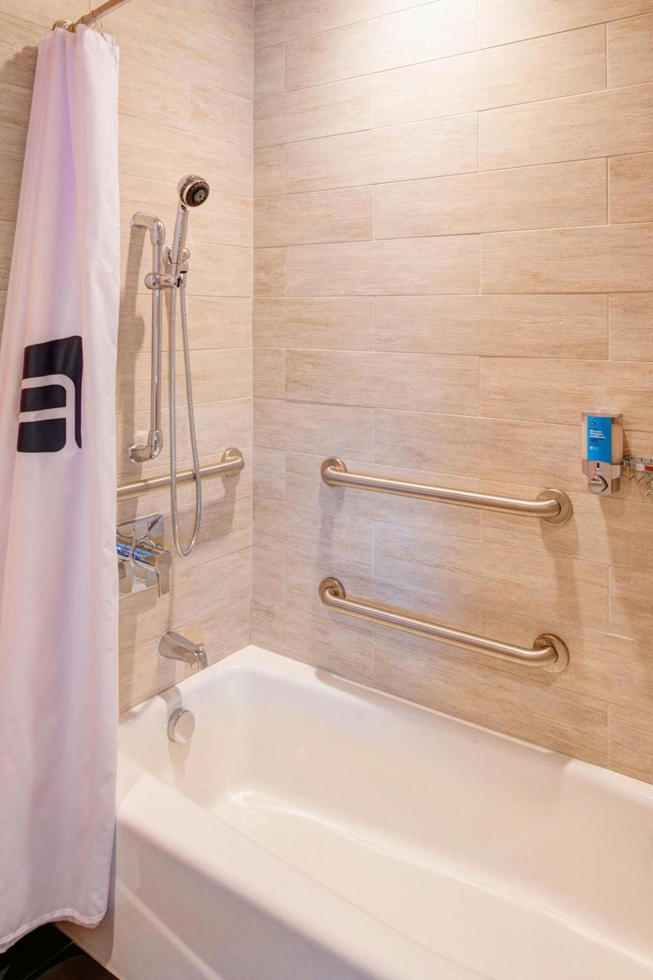 Aloft, Guest room, 1 King