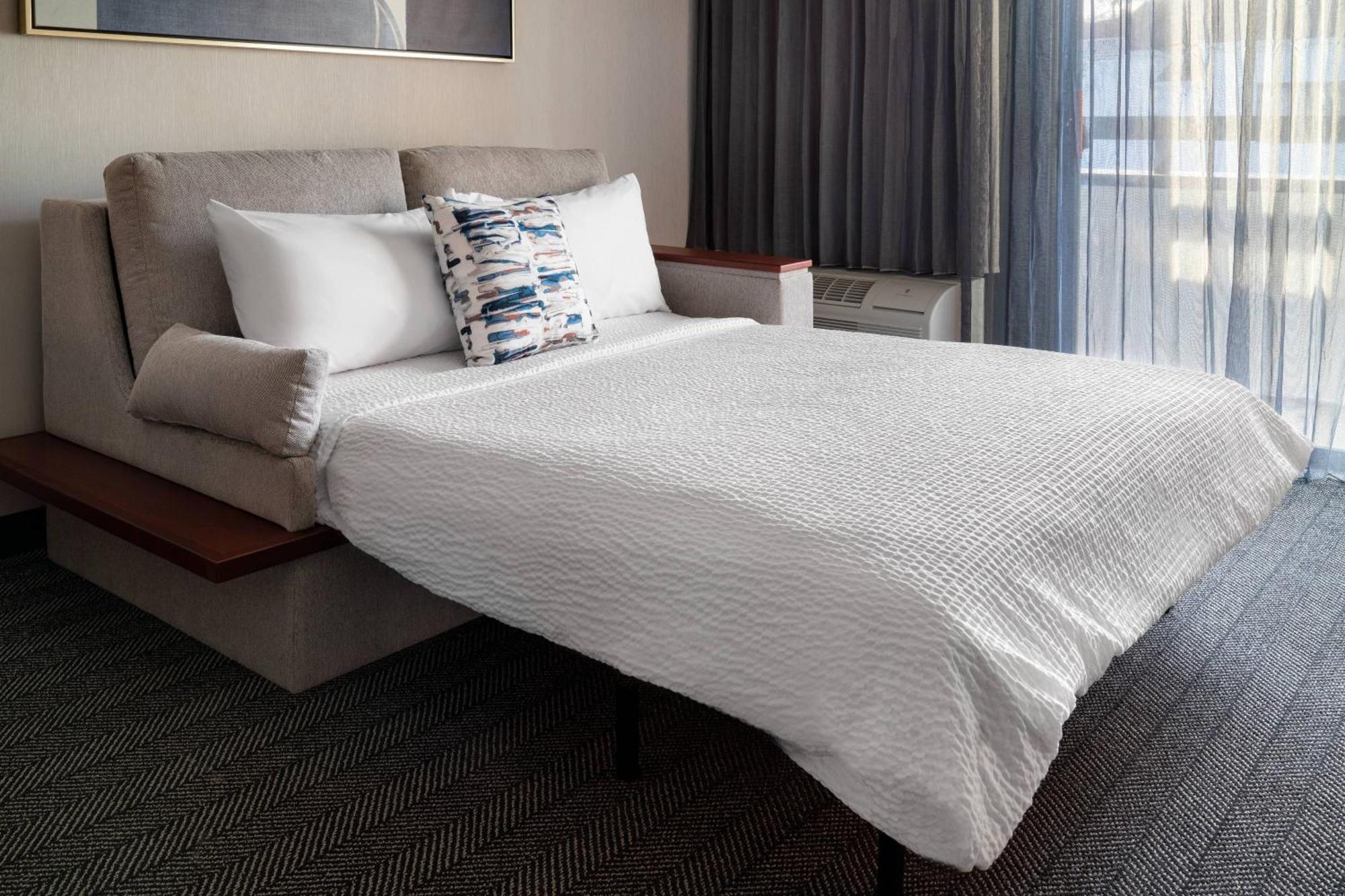 One-Bedroom King Suite