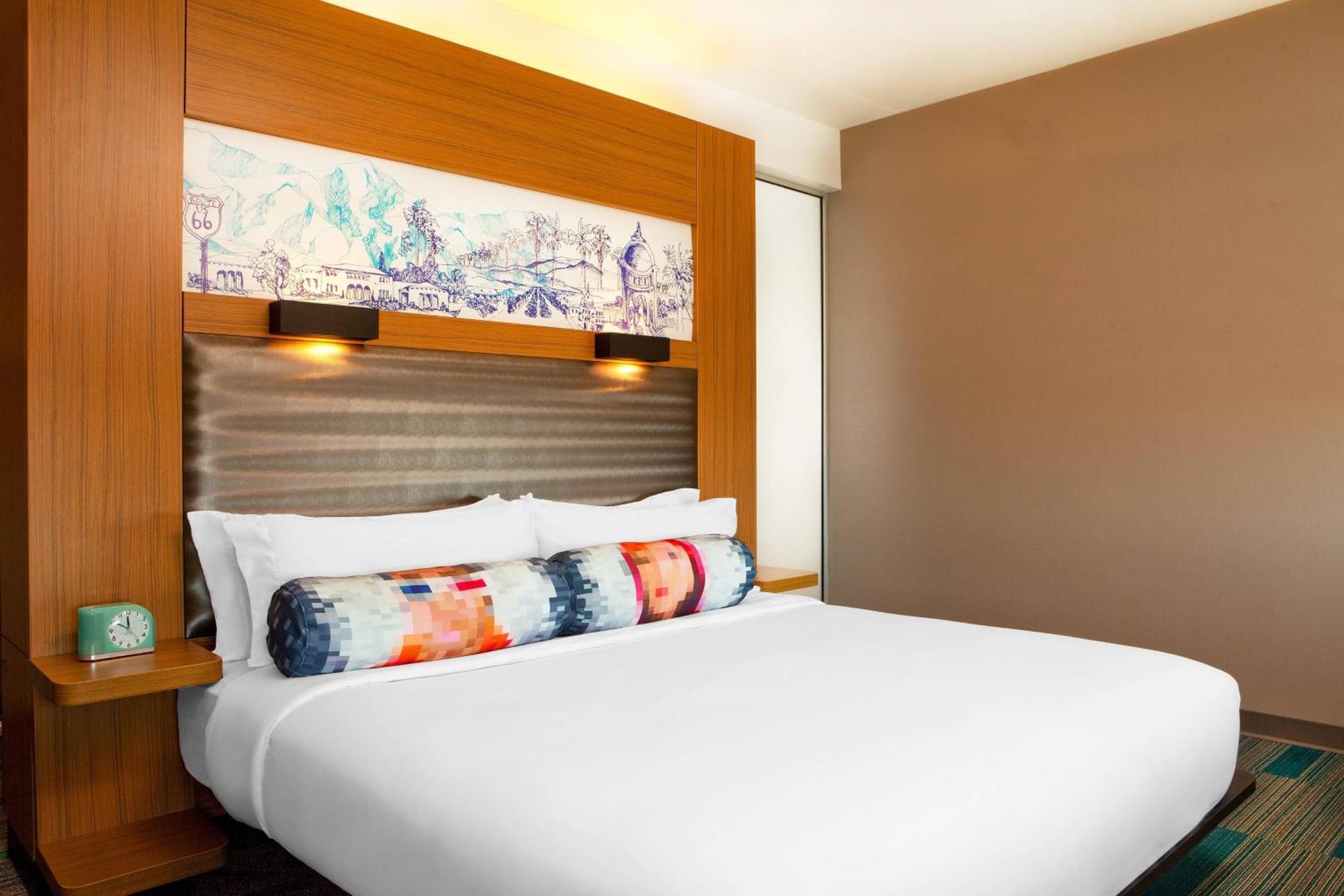 Aloft, Guest room, 1 King