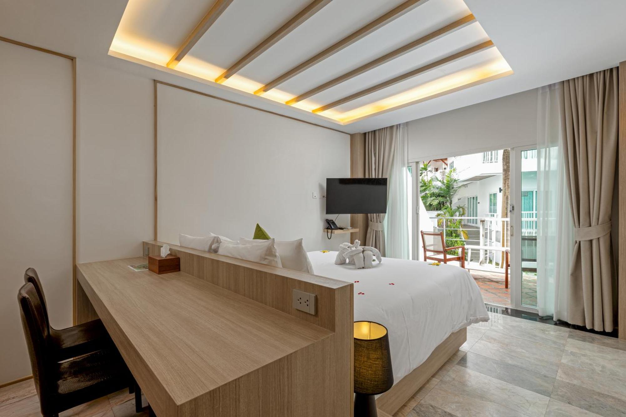 Deluxe Double Bed