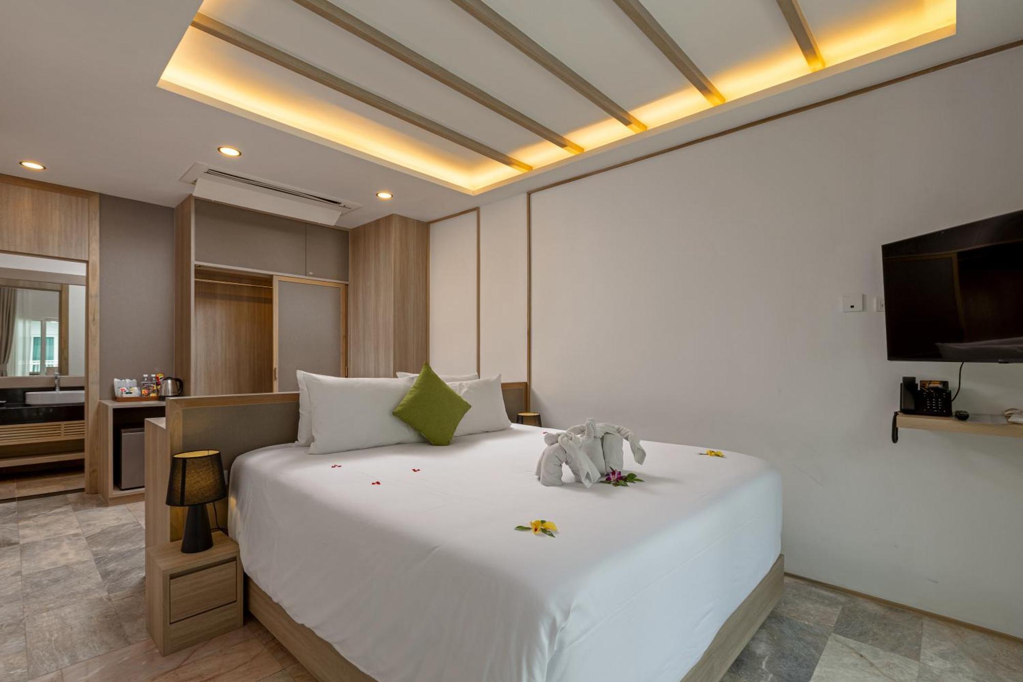 Deluxe Double Bed,1631559864:JPEG