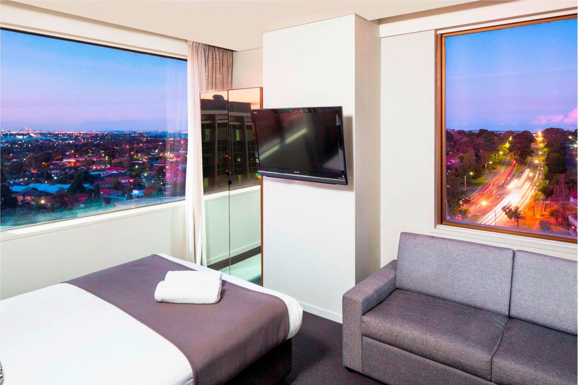 Deluxe King Room