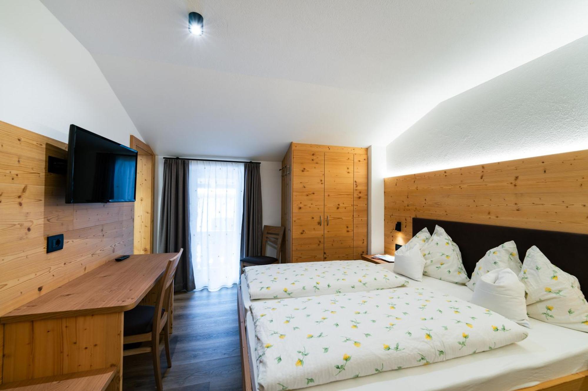 Triple Room,1631569924:JPEG