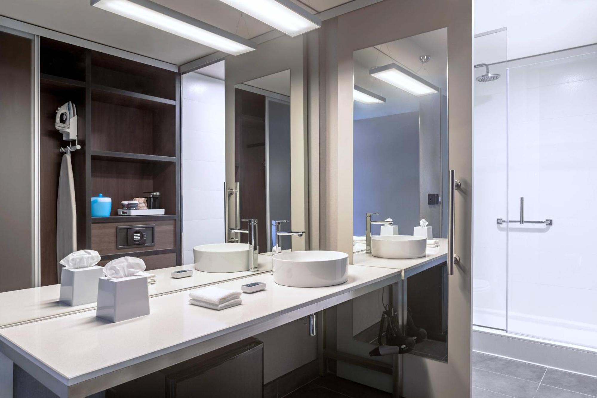 Aloft, Guest room, 2 Twin/Single Bed(s), City view