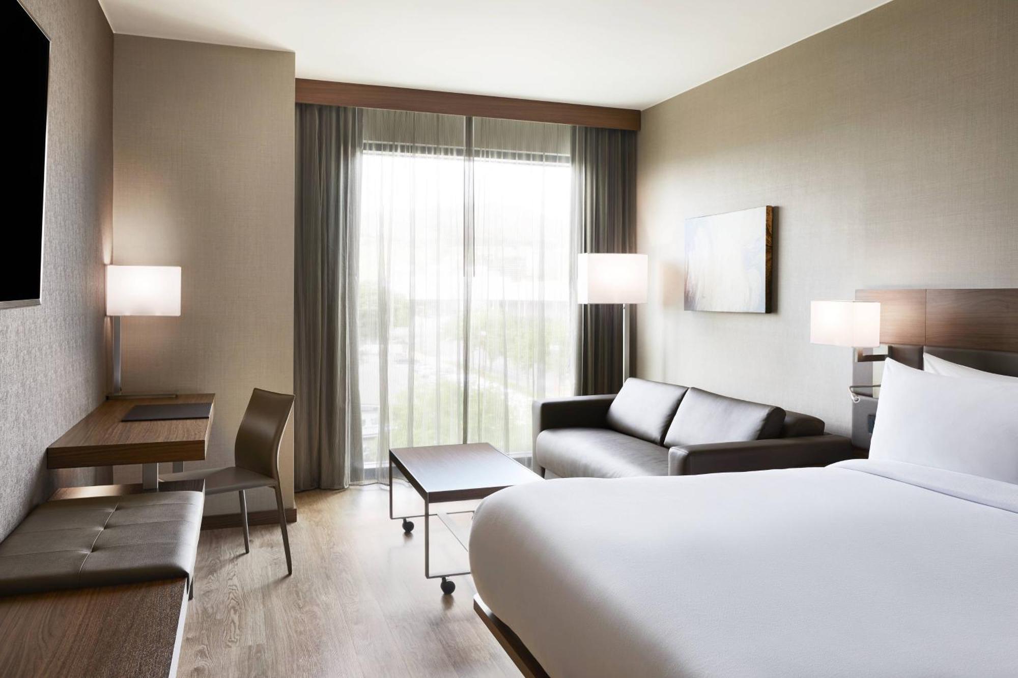 Kamer met Kingsize Bed en Slaapbank