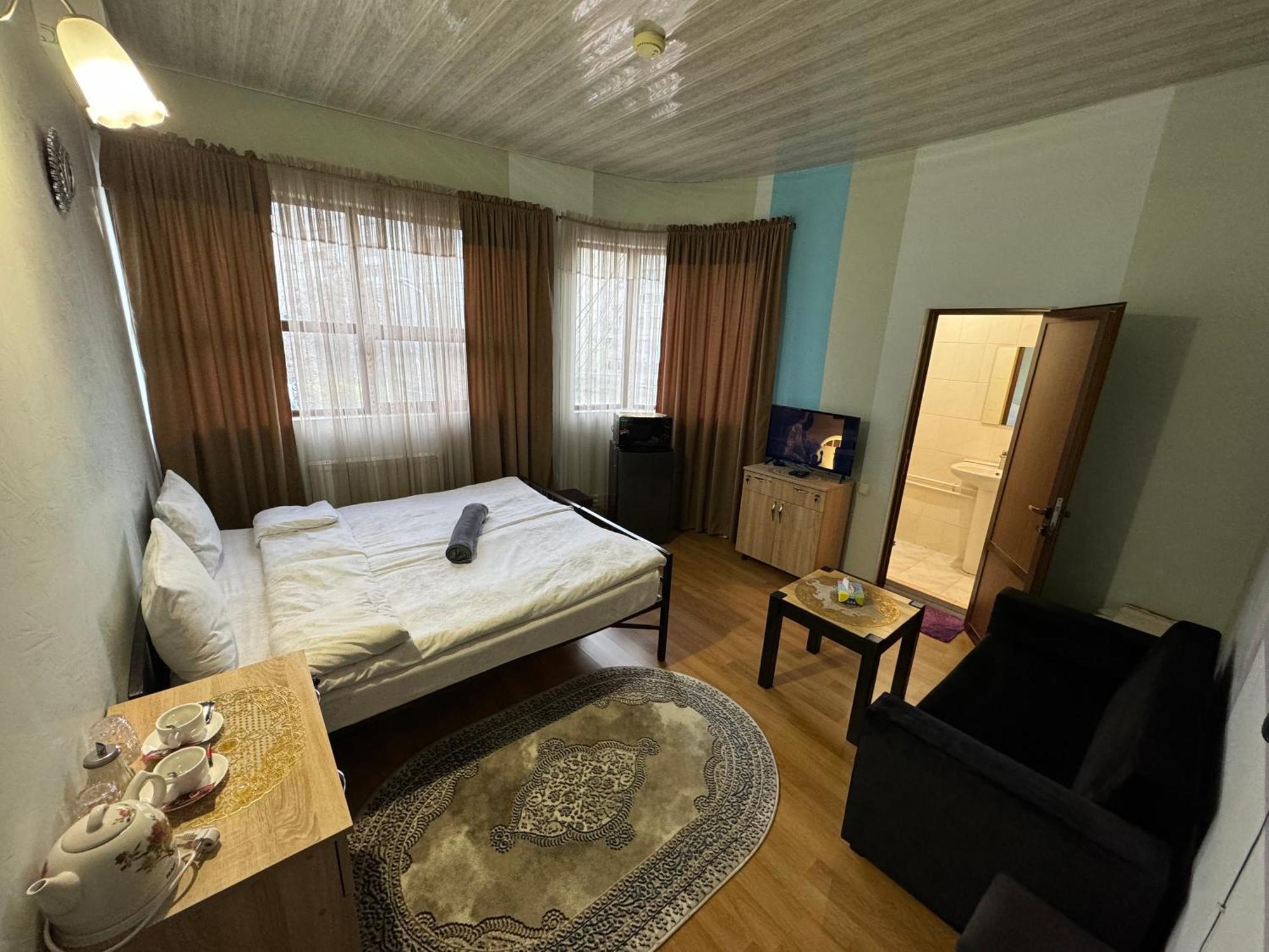 Double Room Private Bathroom
