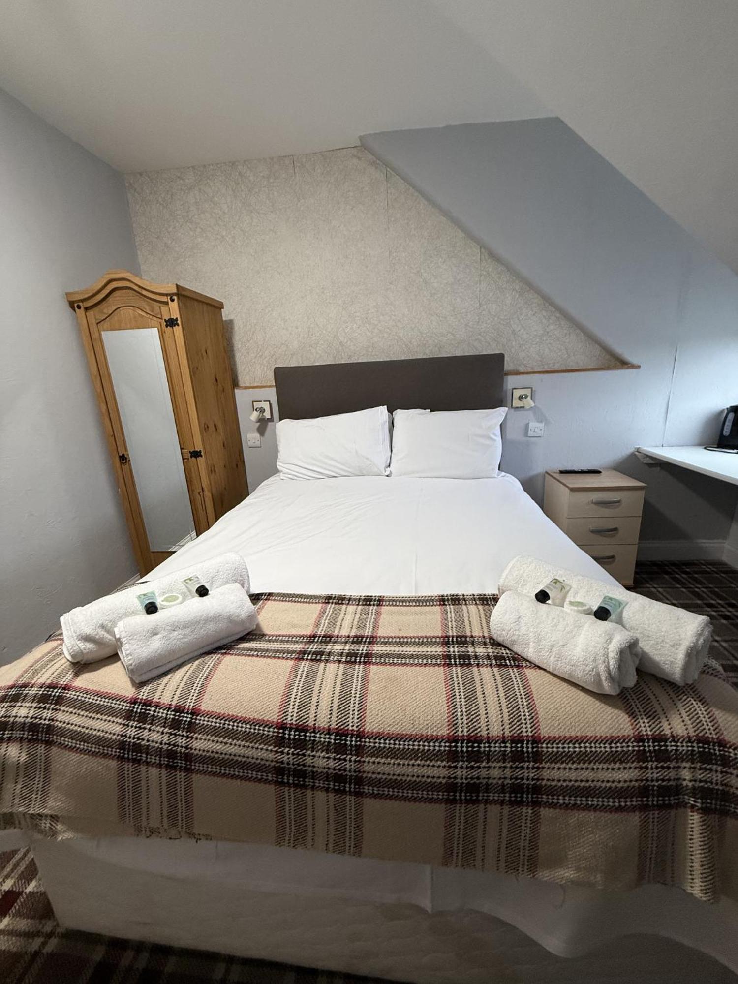 Double Room with Shared Bathroom