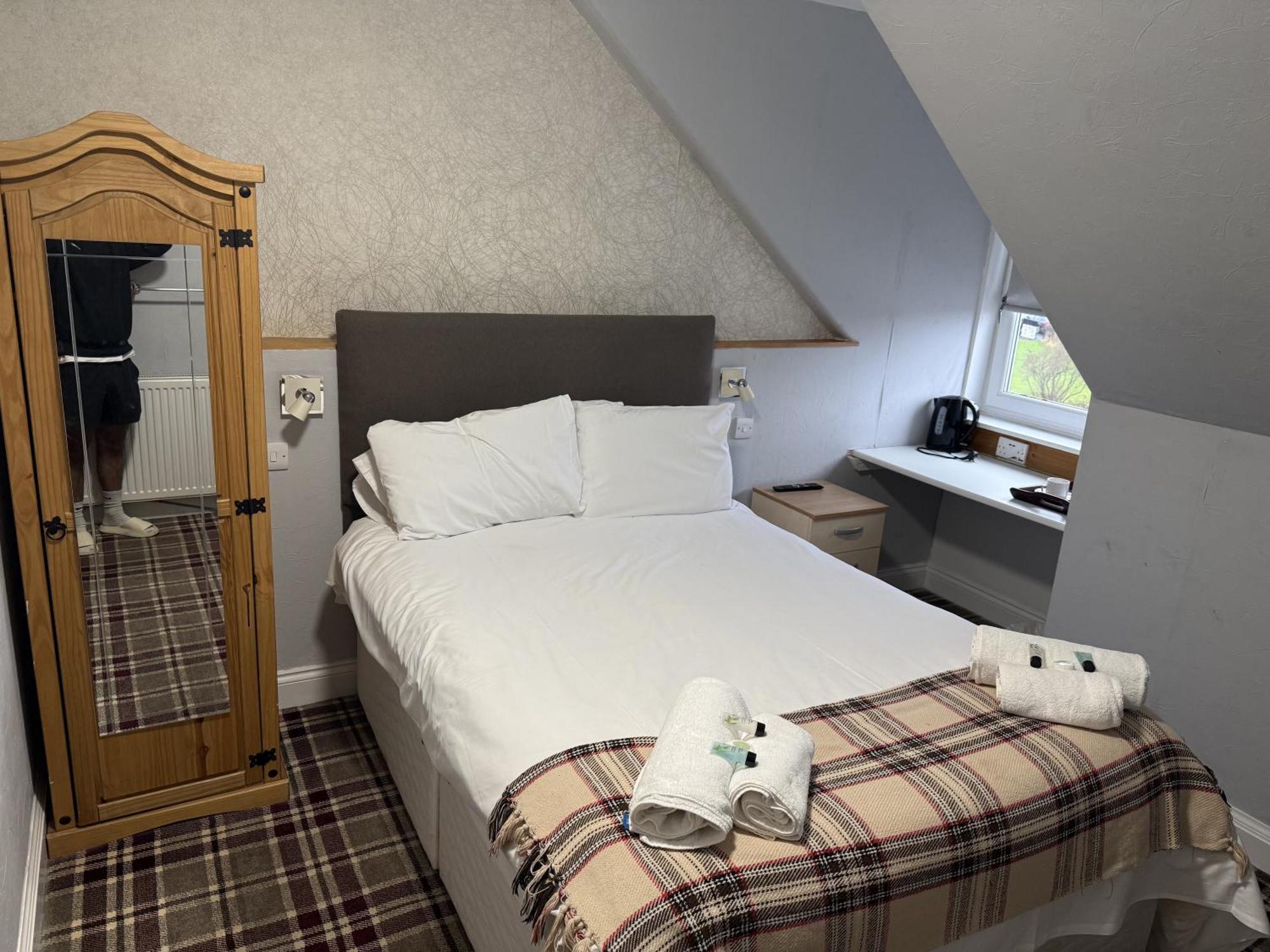Double Room with Private Bathroom