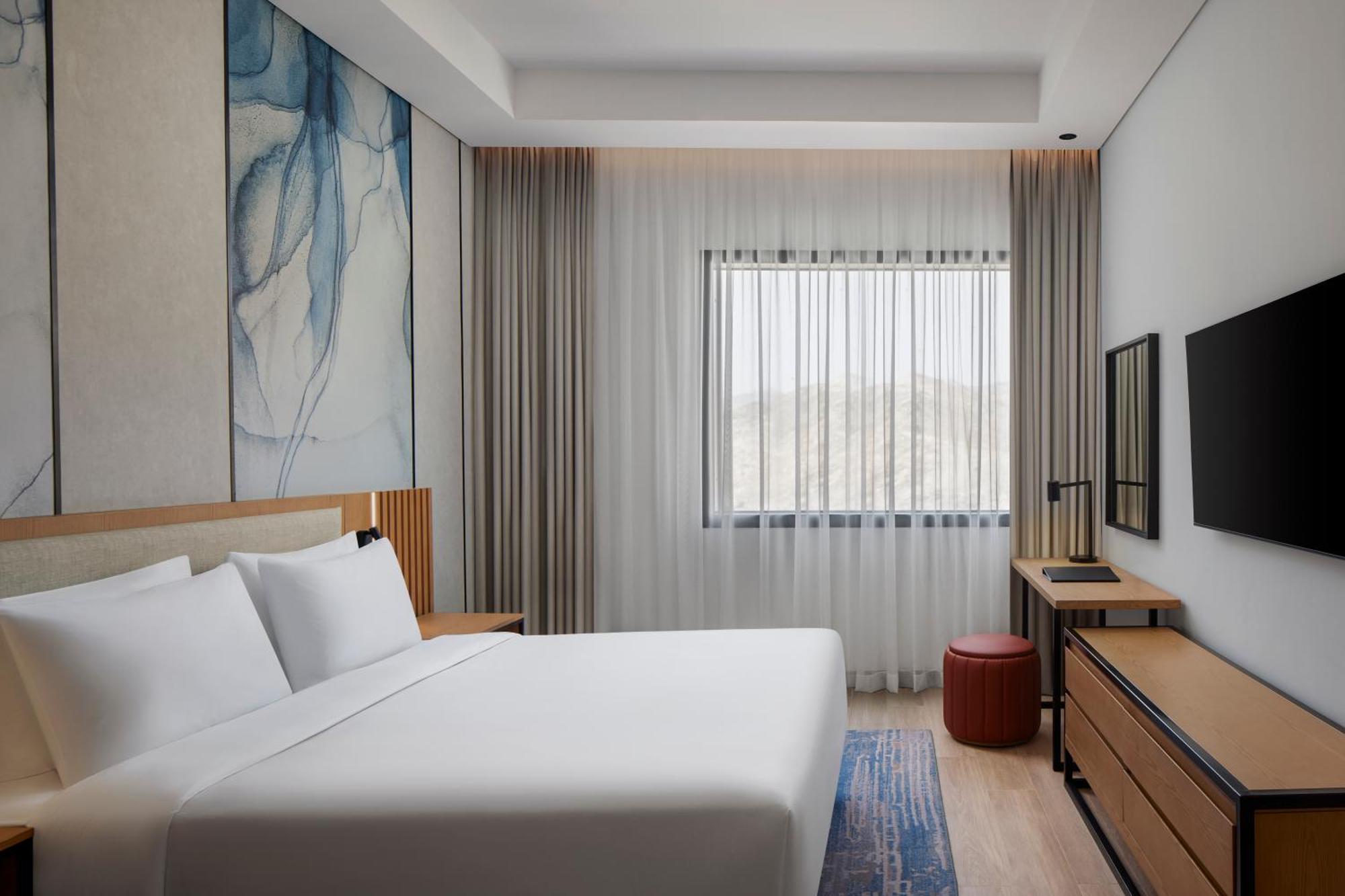 Junior King Suite with Sofa Bed,1643320145:JPEG
