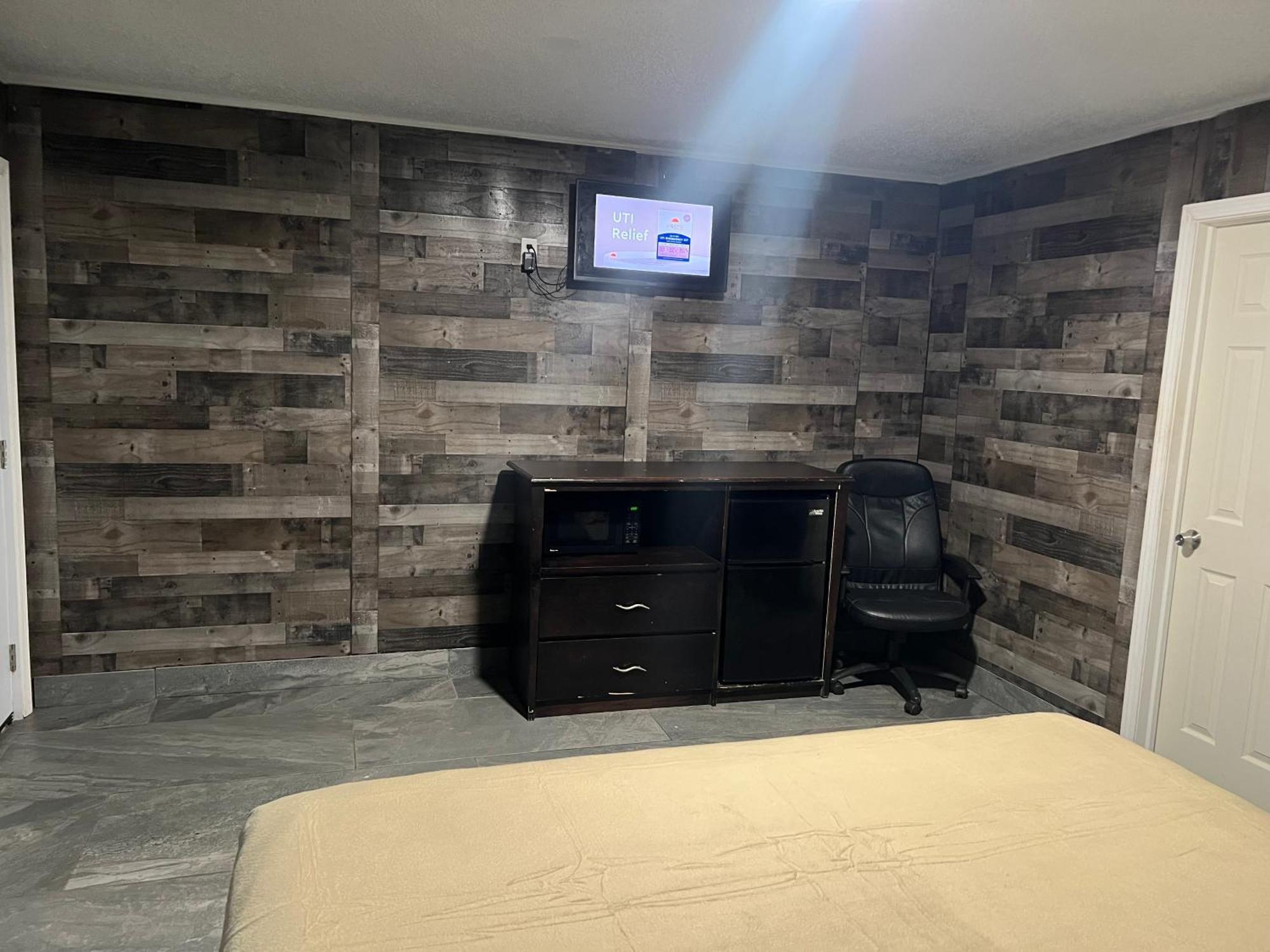 Twin Room with Private Bathroom