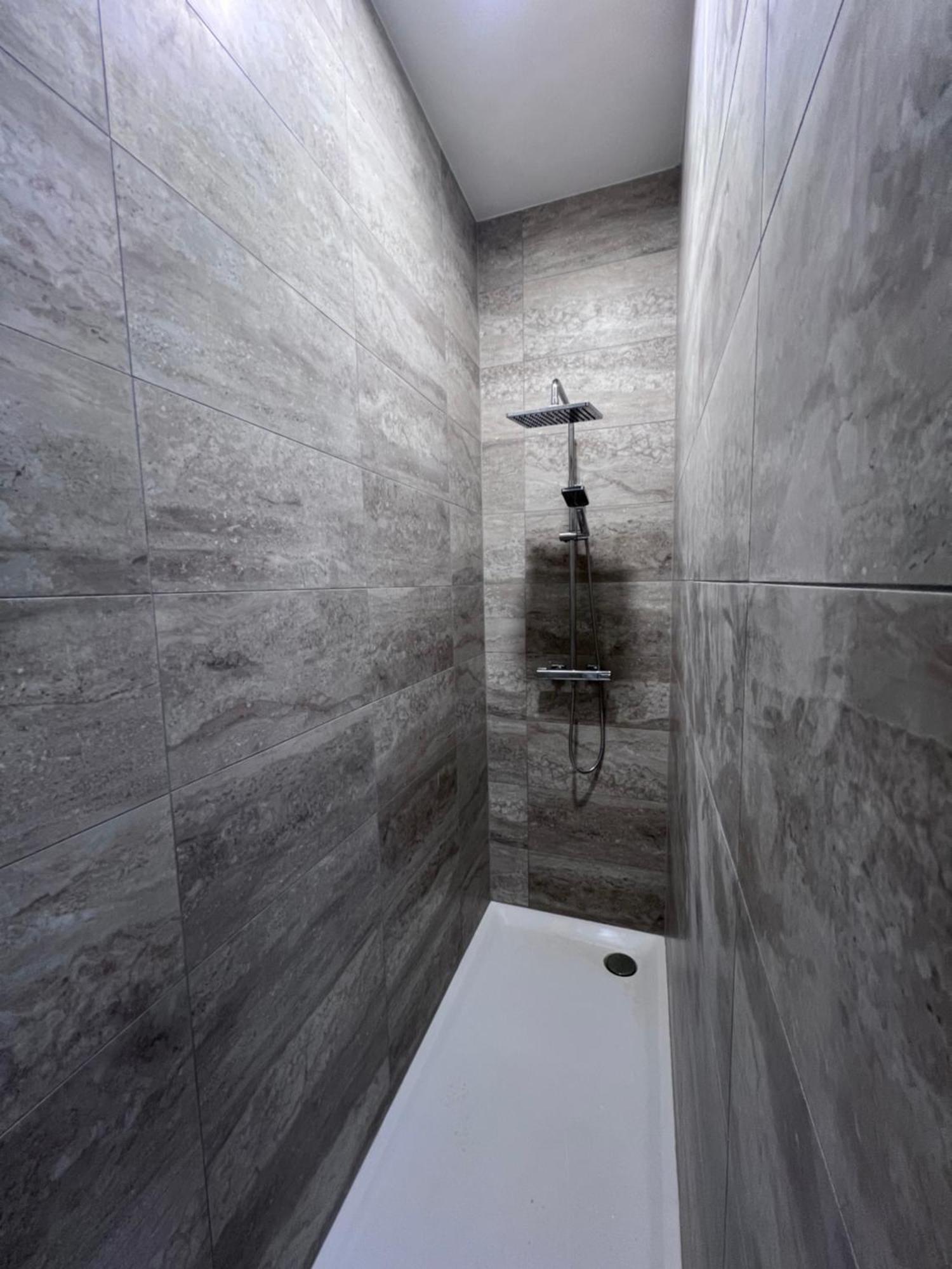 Deluxe Tweepersoonskamer met een Douche