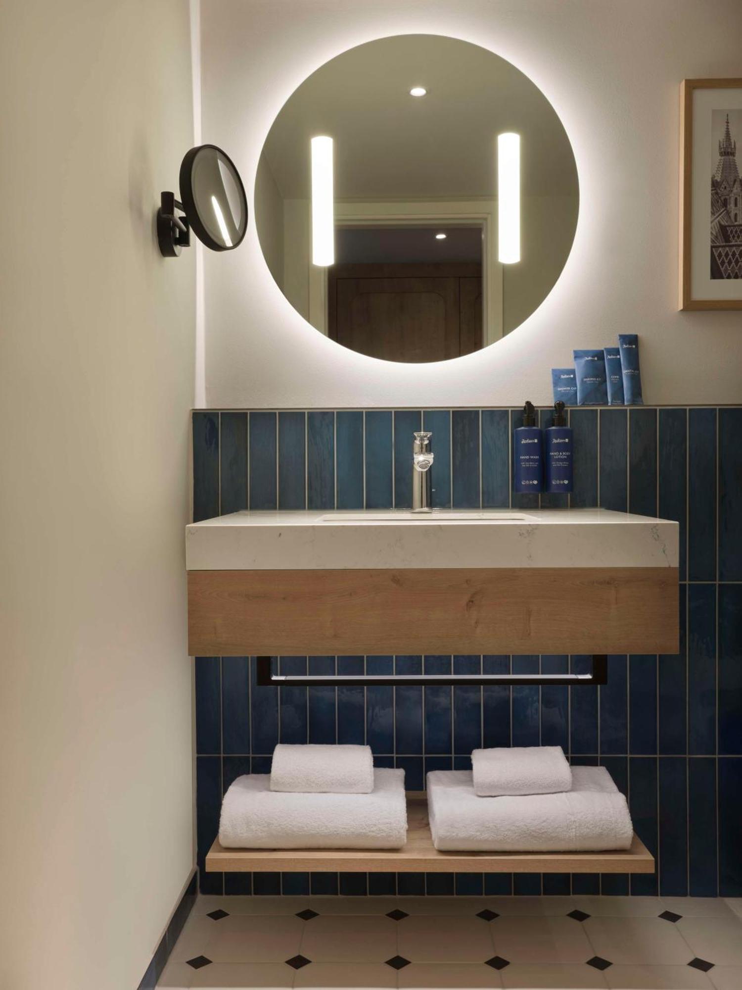 Standard Room,1632204898:JPEG