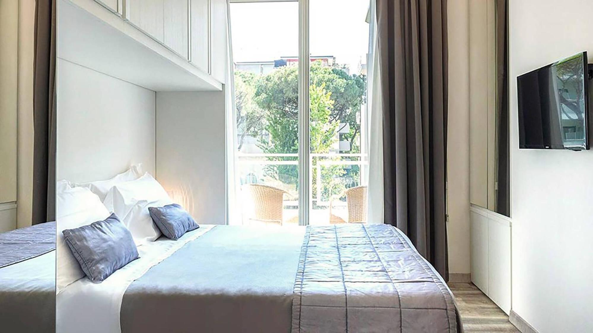 Doppelzimmer mit seitlichem Meerblick