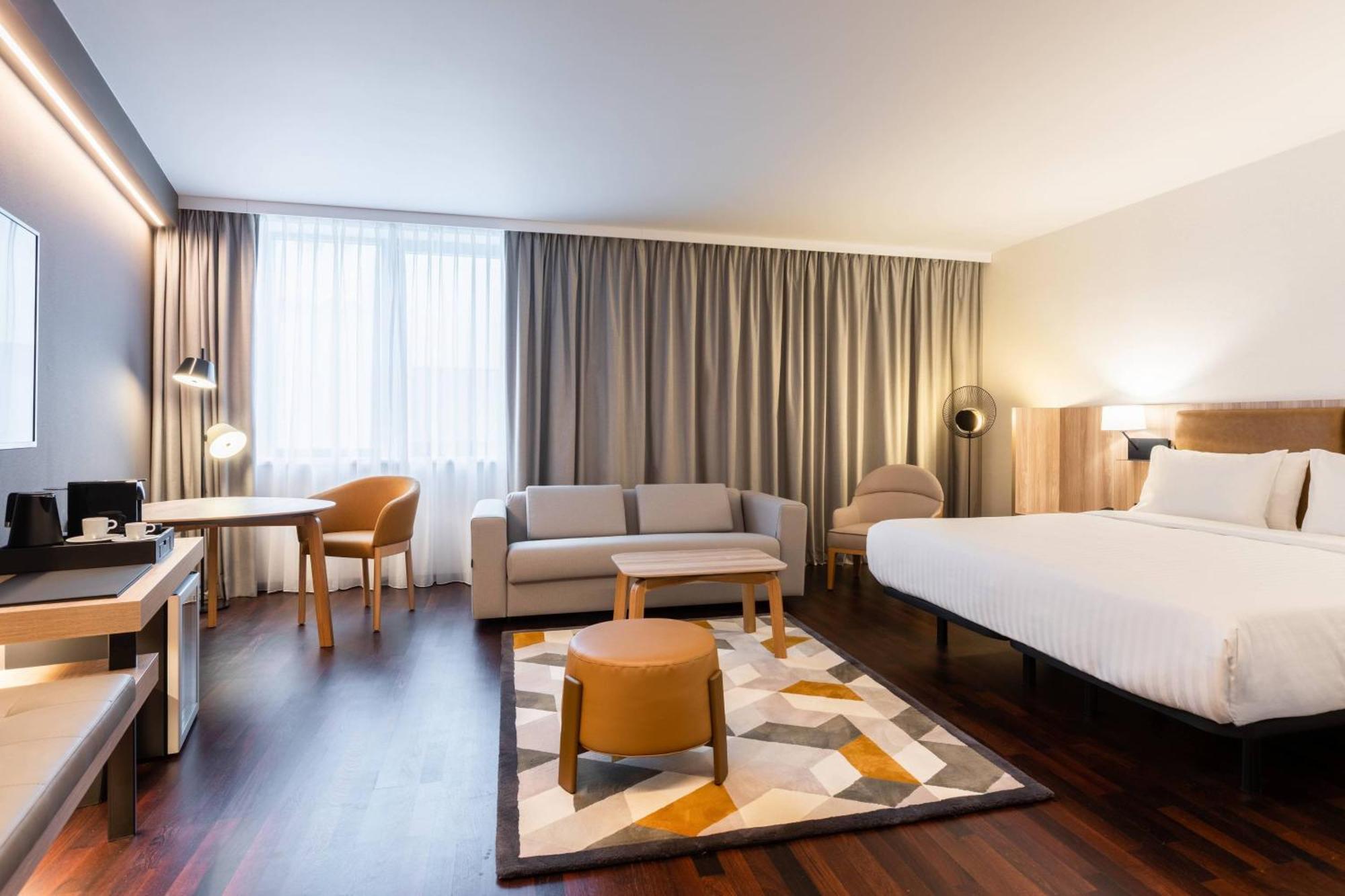 Executive King Room with Sofa Bed,1689829528:JPEG
