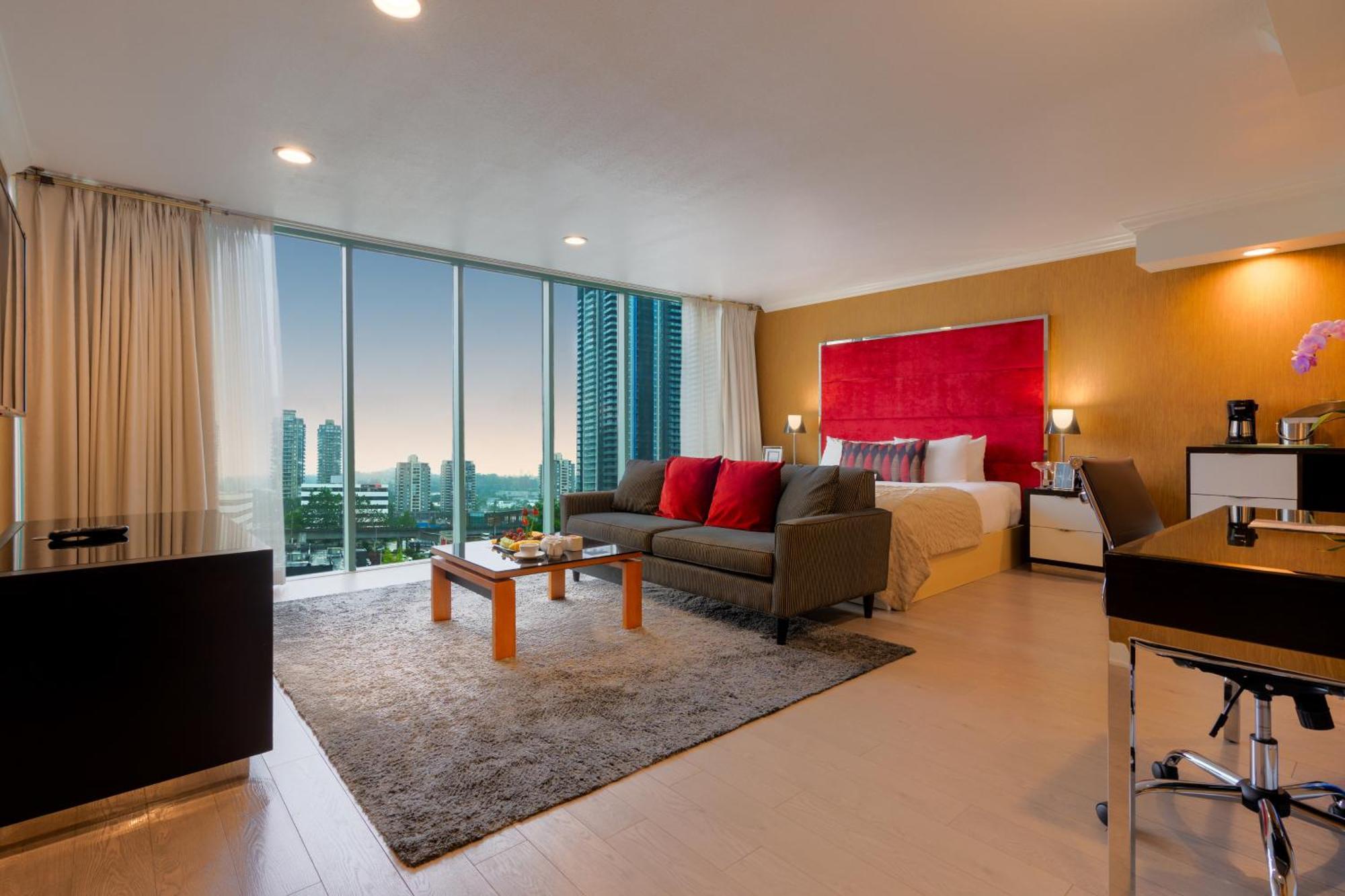 Honeymoon Suite,1632216215:JPEG