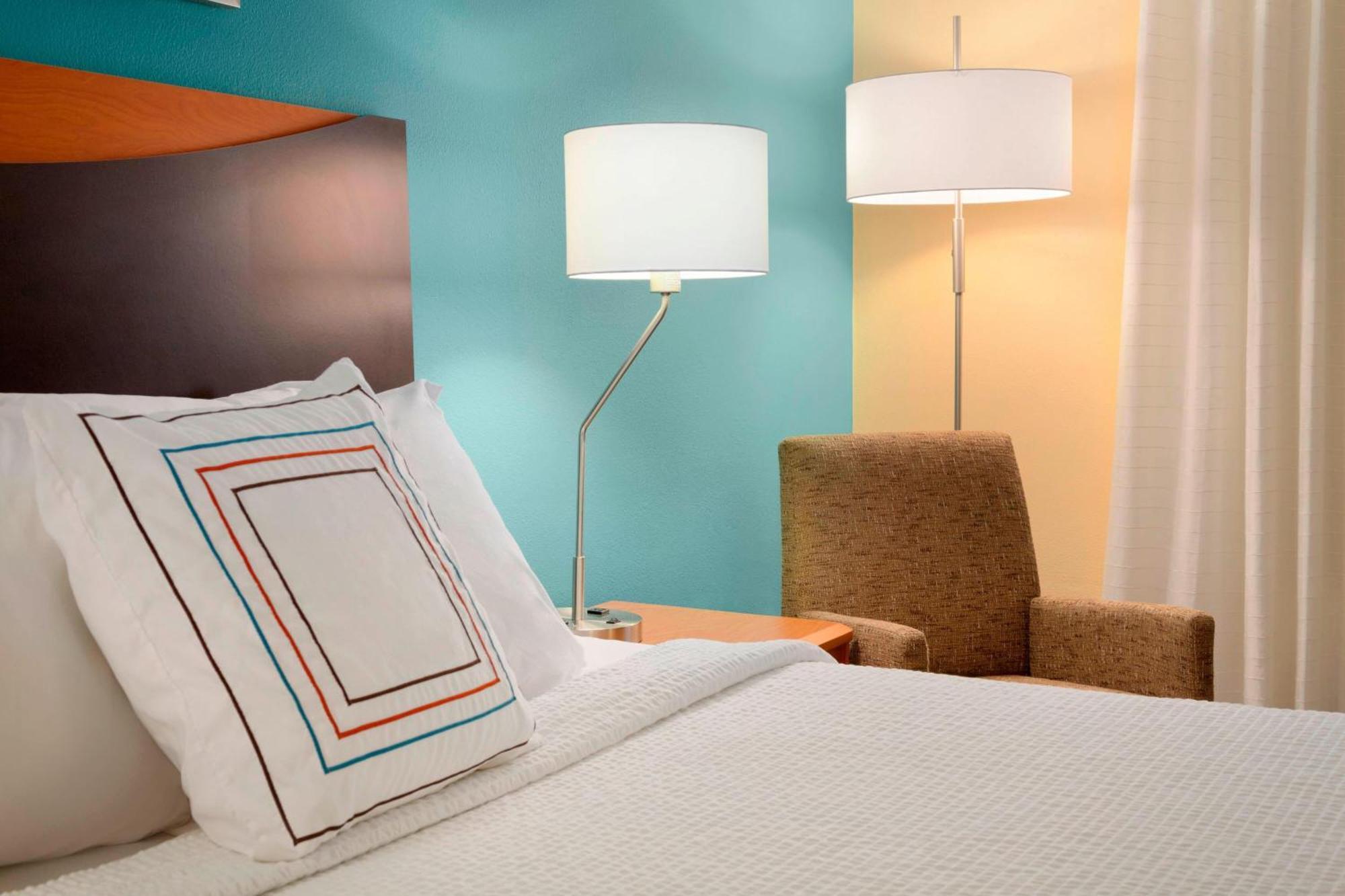King Room with Bathtub - Mobility Access/Hearing Accessible