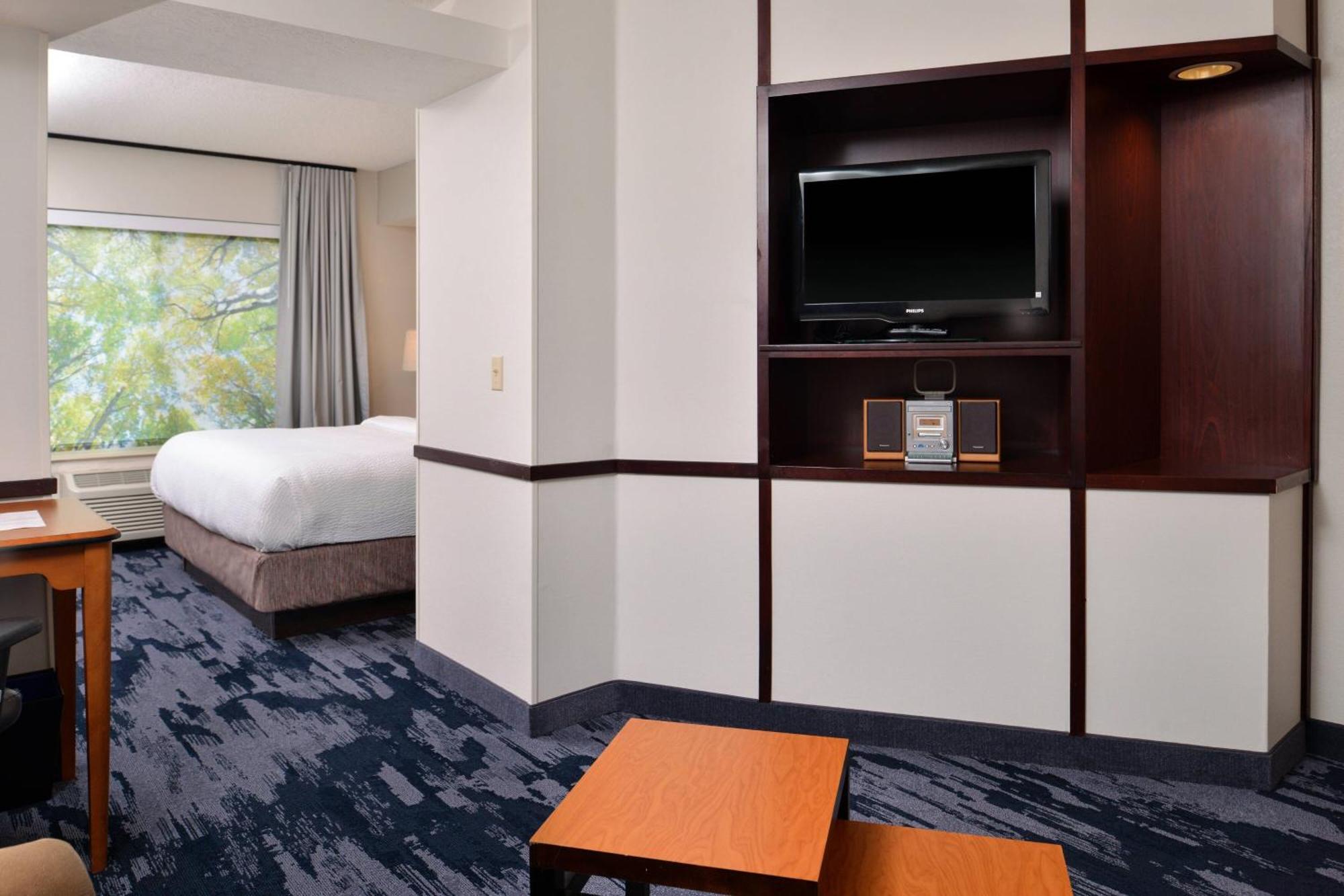 King Suite with Transfer Shower, Roll-In Shower and Sofa Bed - Mobility Access